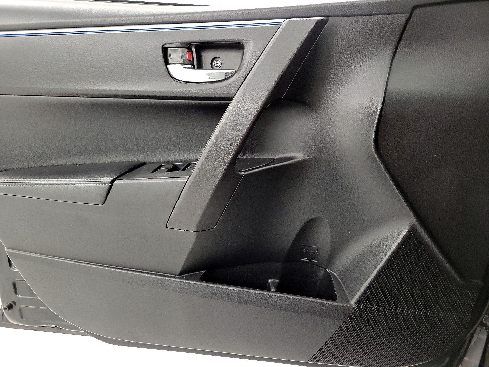 Thumbnail: 2015 Toyota Corolla - 12