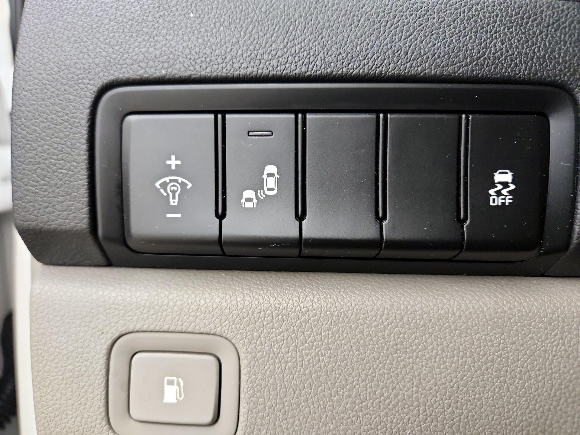 Thumbnail: 2021 Kia Sedona - 13