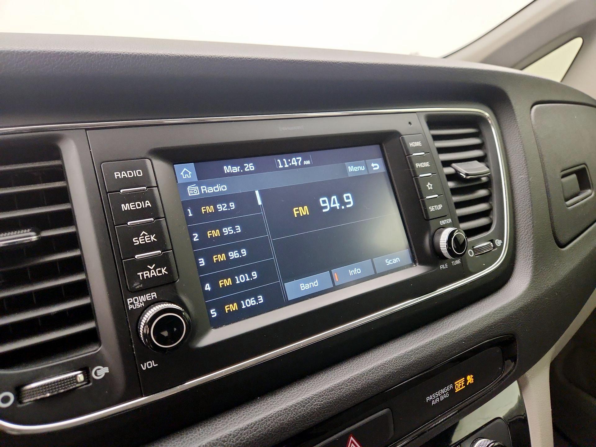 Thumbnail: 2021 Kia Sedona - 15