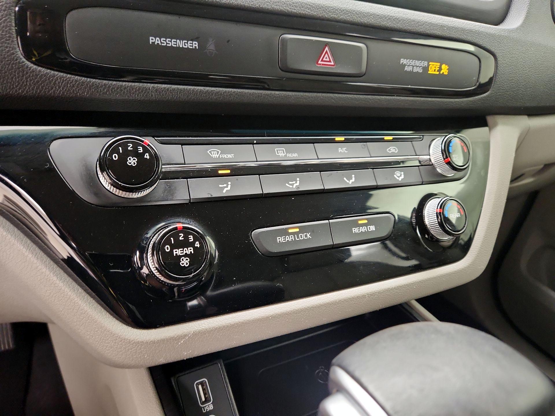 Thumbnail: 2021 Kia Sedona - 16