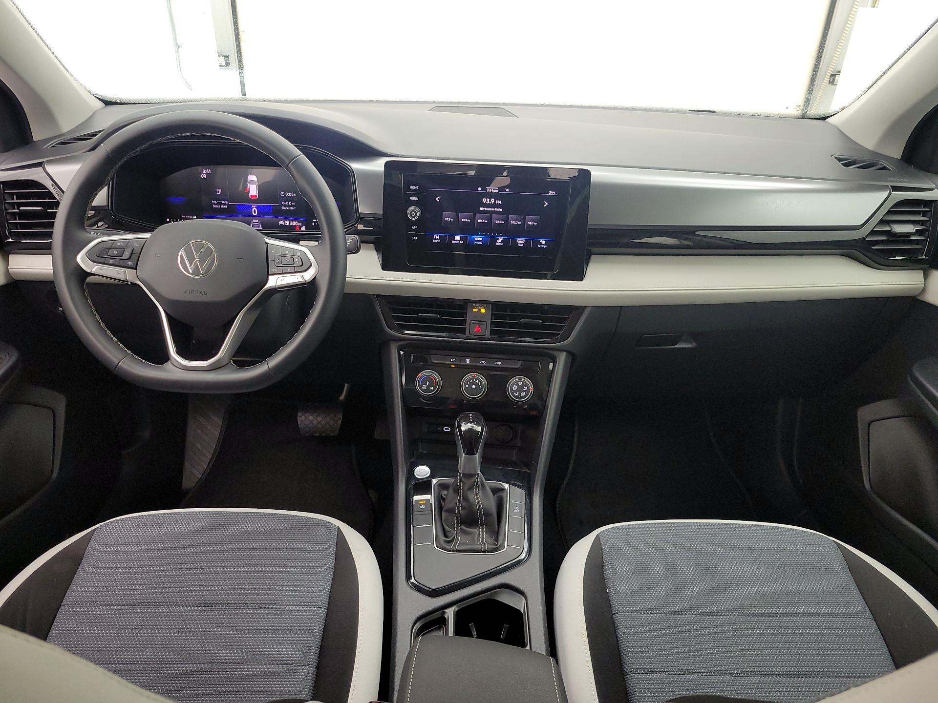 Thumbnail: 2025 Volkswagen Taos - 9