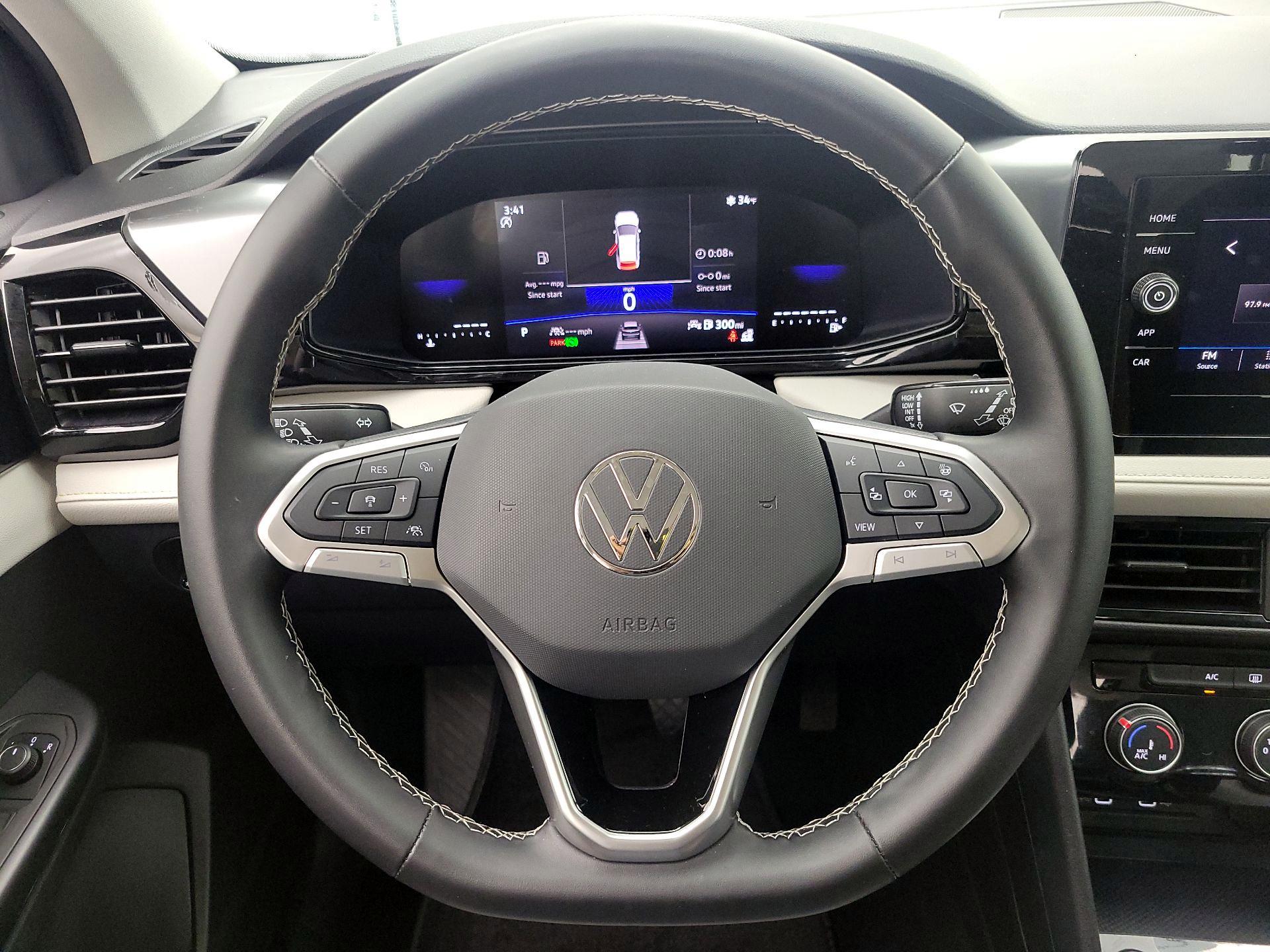 Thumbnail: 2025 Volkswagen Taos - 10