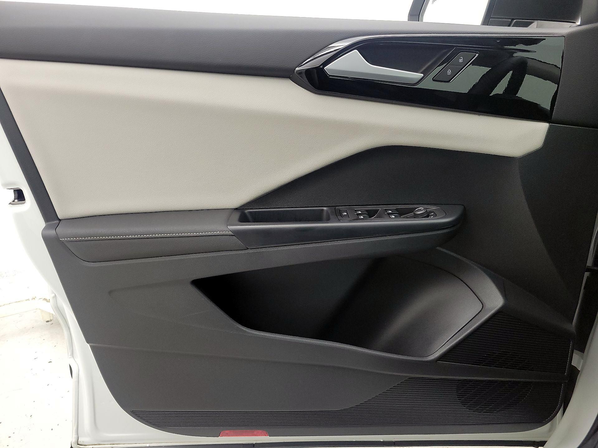 Thumbnail: 2025 Volkswagen Taos - 12