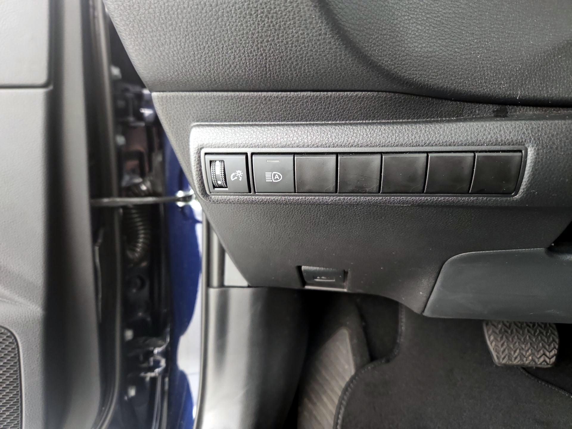 Thumbnail: 2025 Toyota Corolla - 13