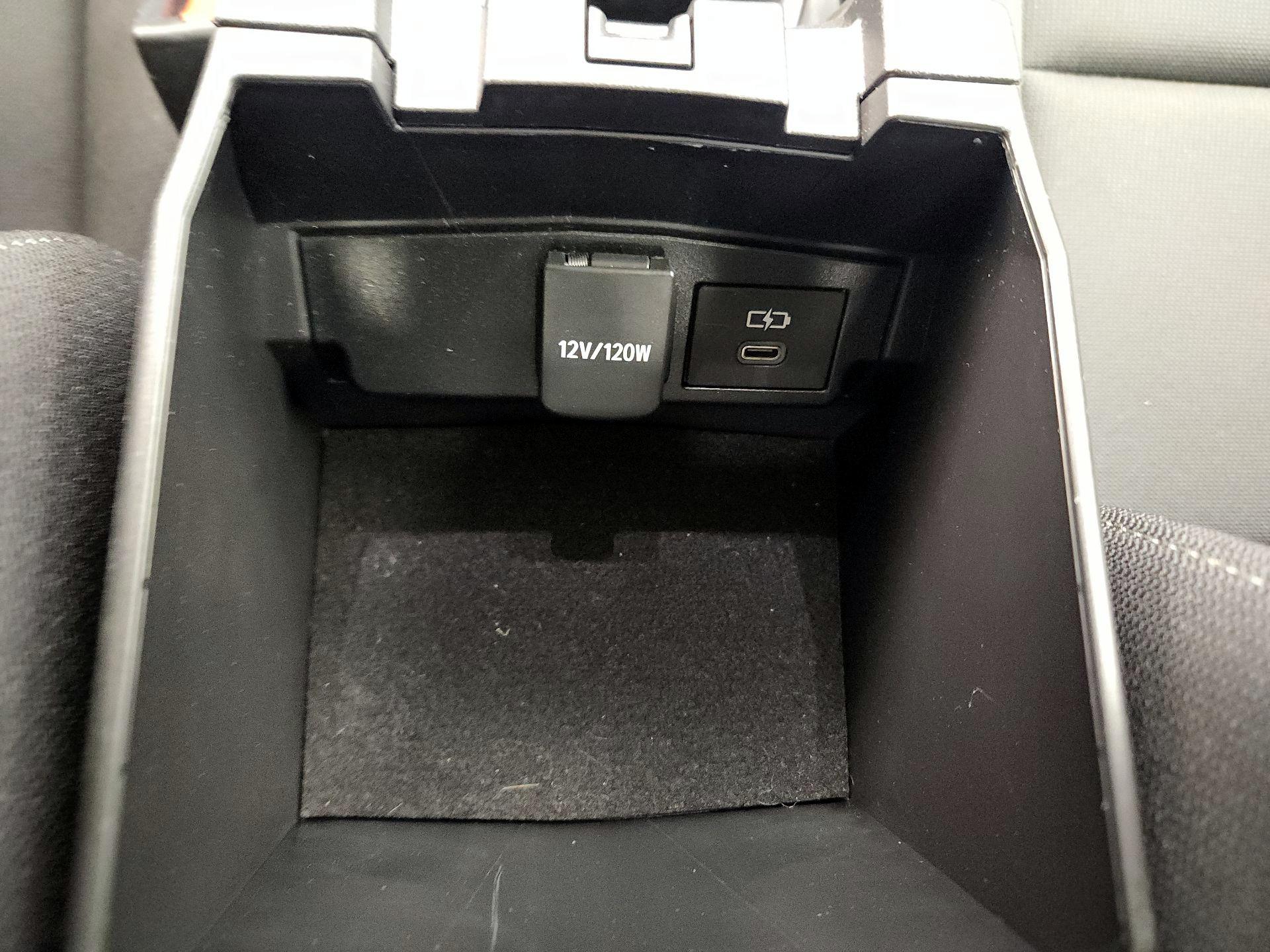 Thumbnail: 2025 Toyota Corolla - 18