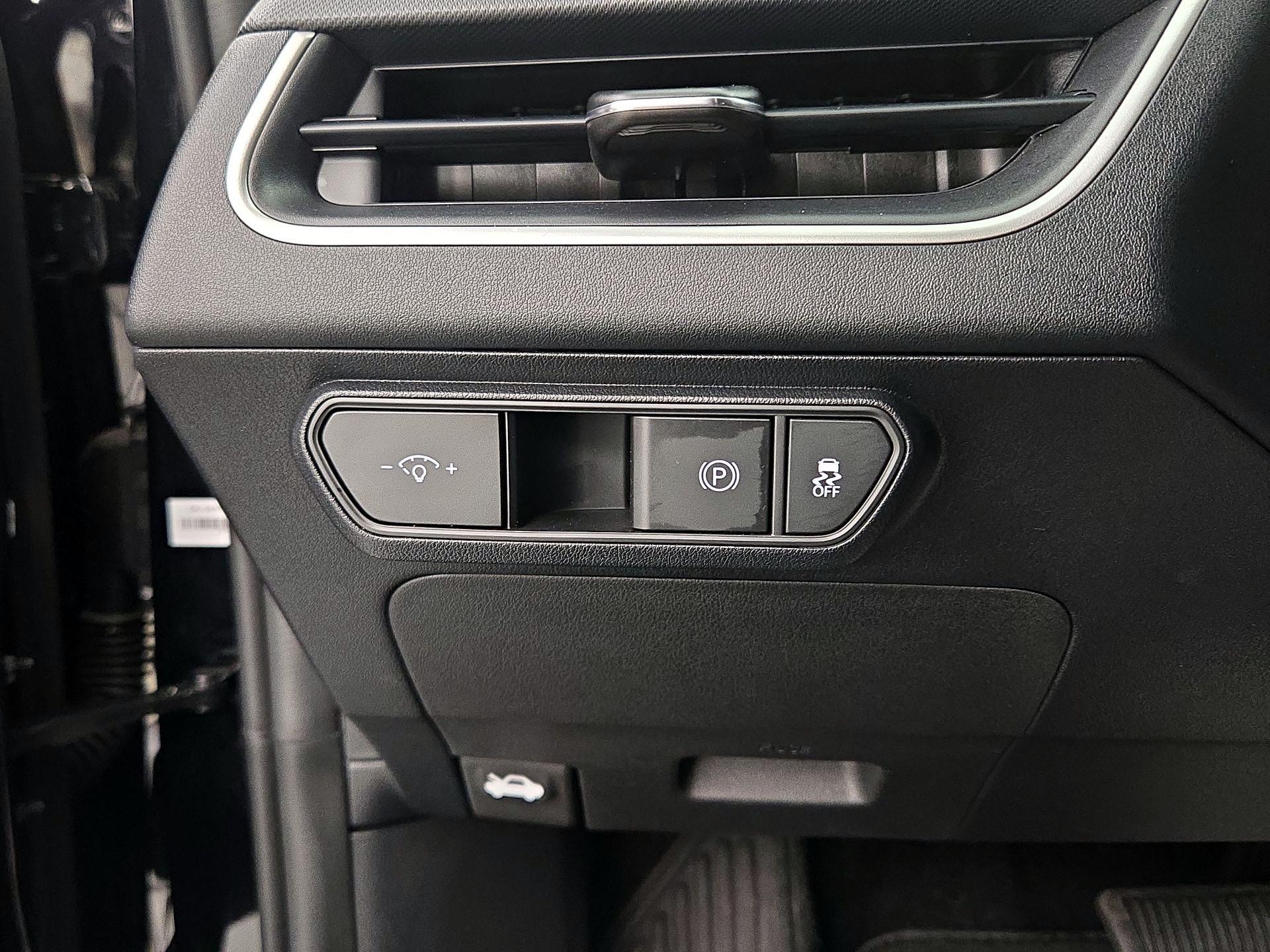 Thumbnail: 2025 Kia K4 - 13