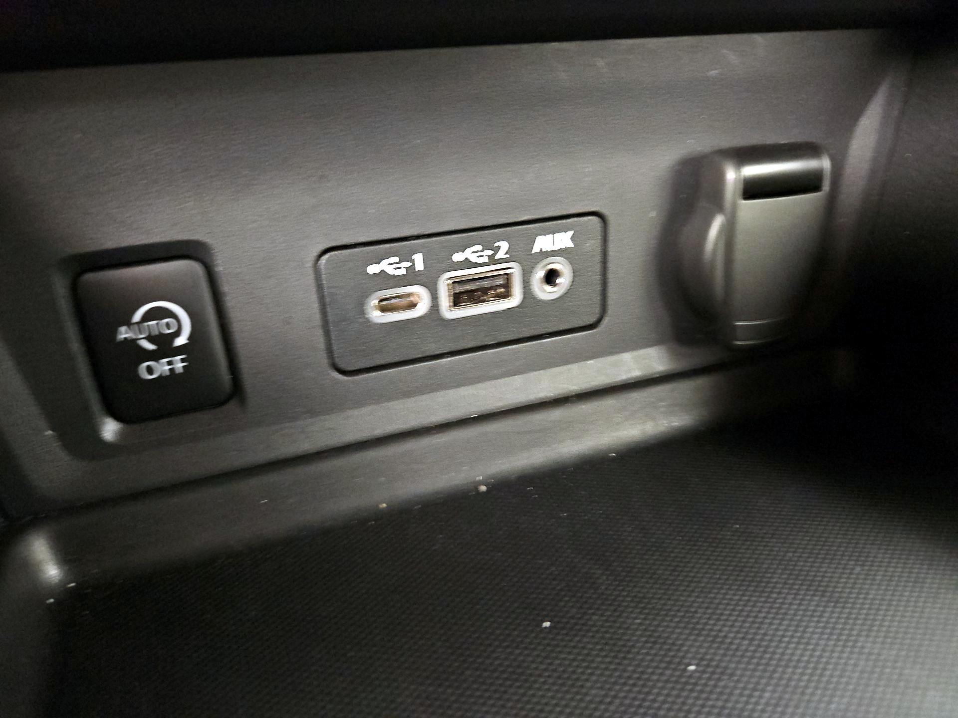 Thumbnail: 2025 Nissan Sentra - 18