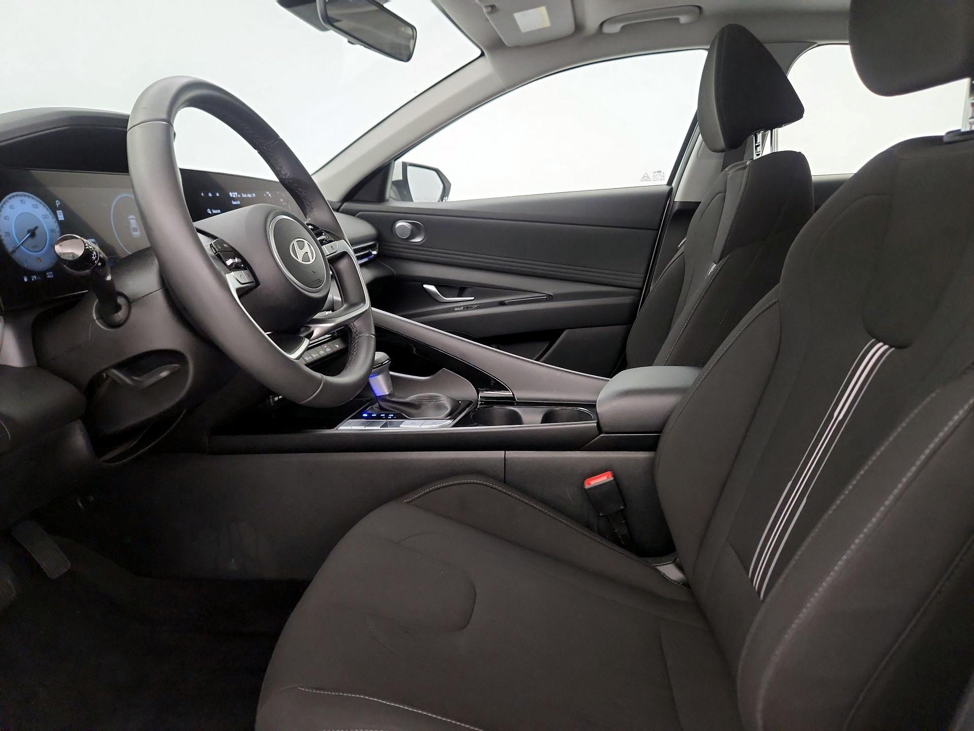 Thumbnail: 2025 Hyundai Elantra - 11