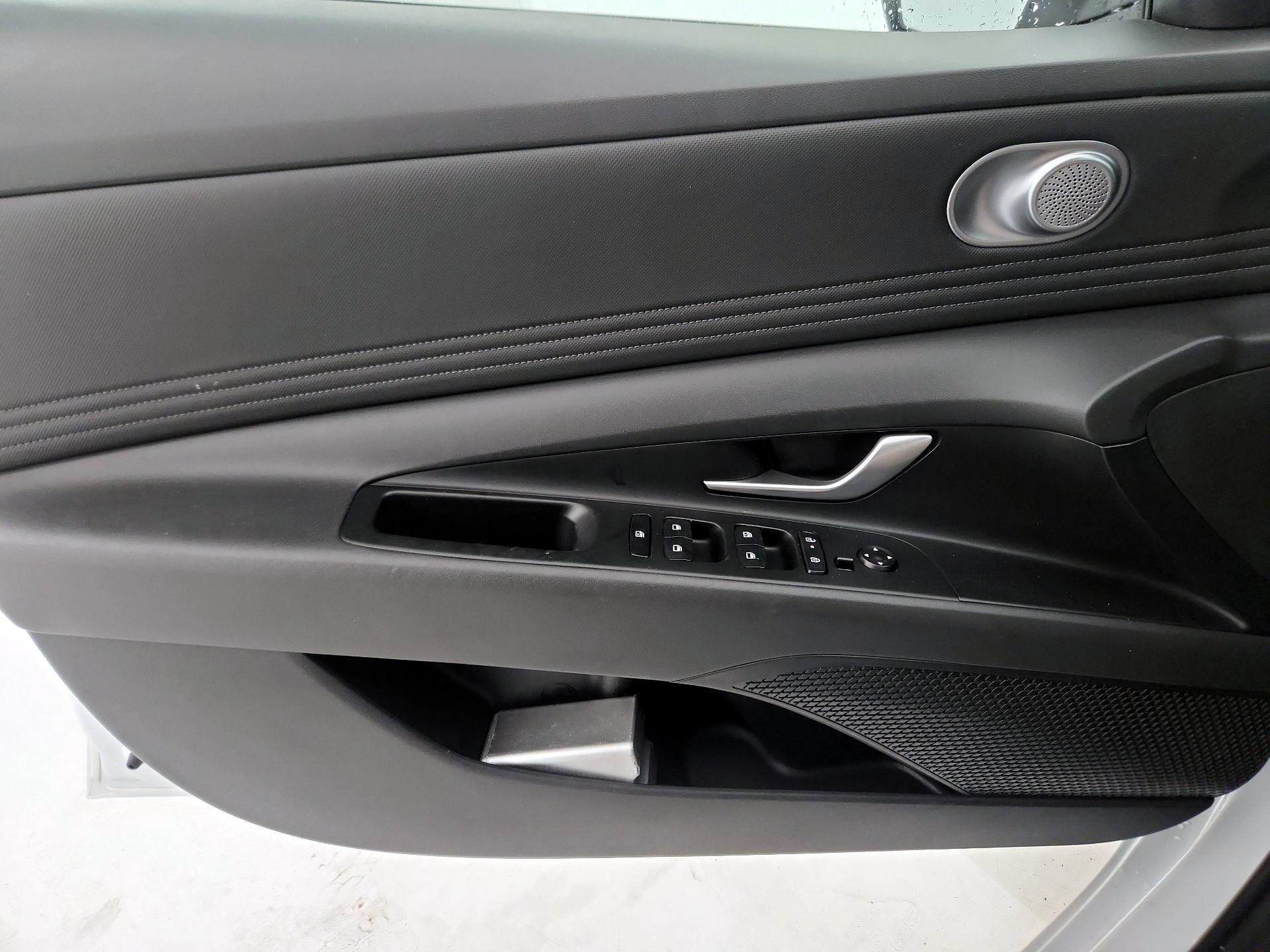 Thumbnail: 2025 Hyundai Elantra - 12