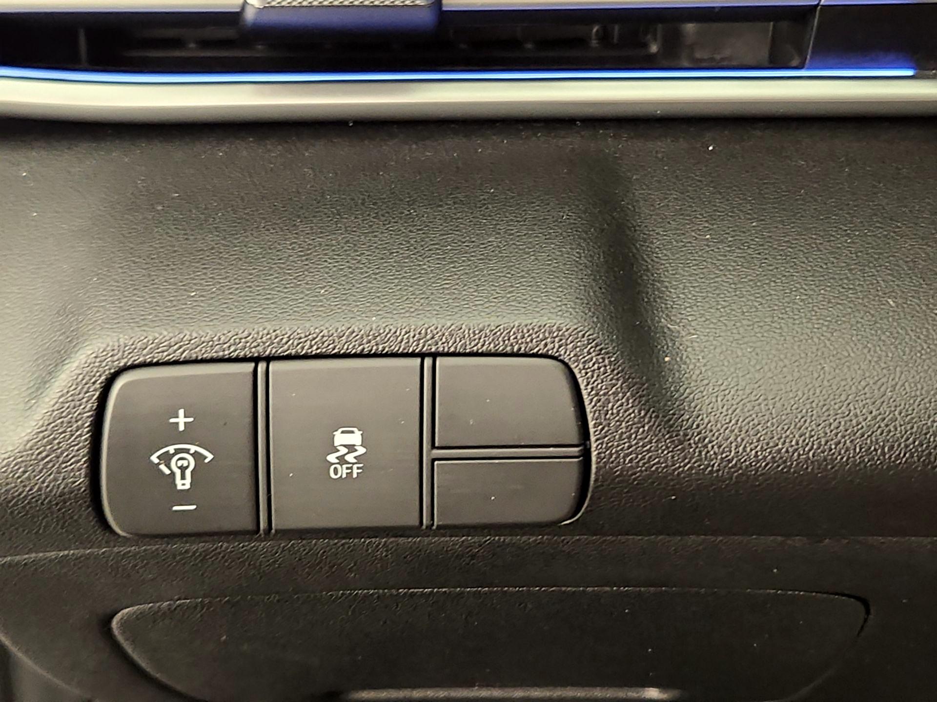 Thumbnail: 2025 Hyundai Elantra - 13