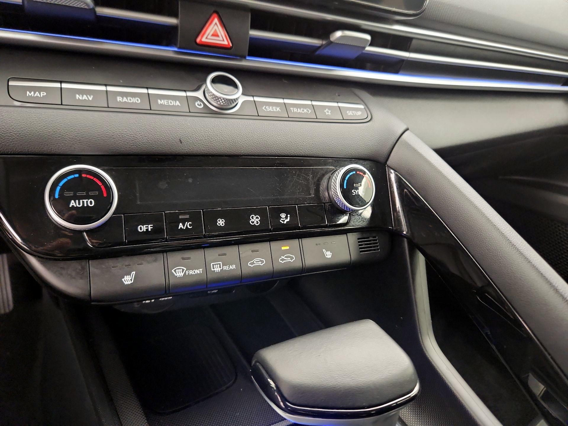 Thumbnail: 2025 Hyundai Elantra - 17