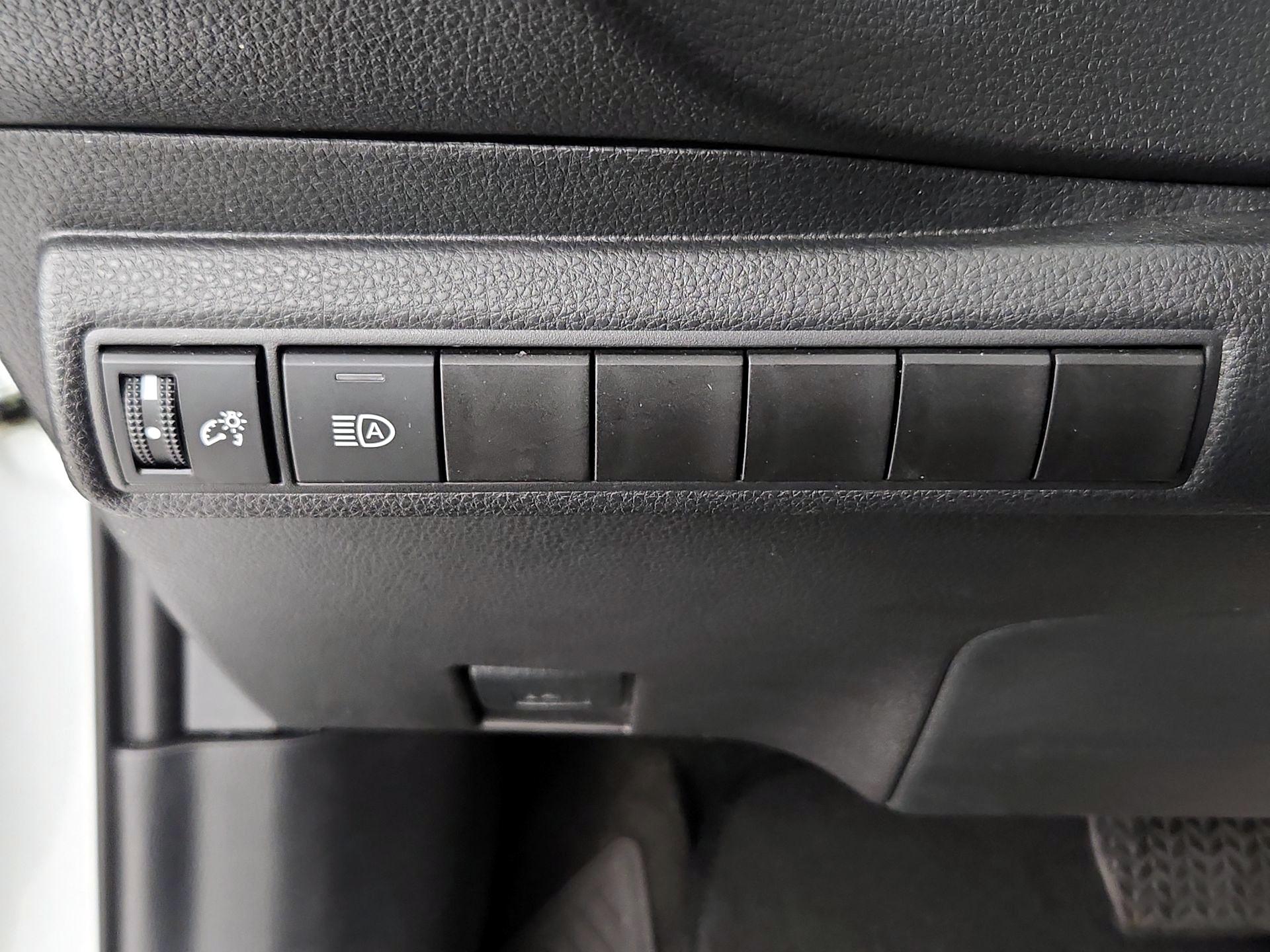 Thumbnail: 2025 Toyota Corolla - 13