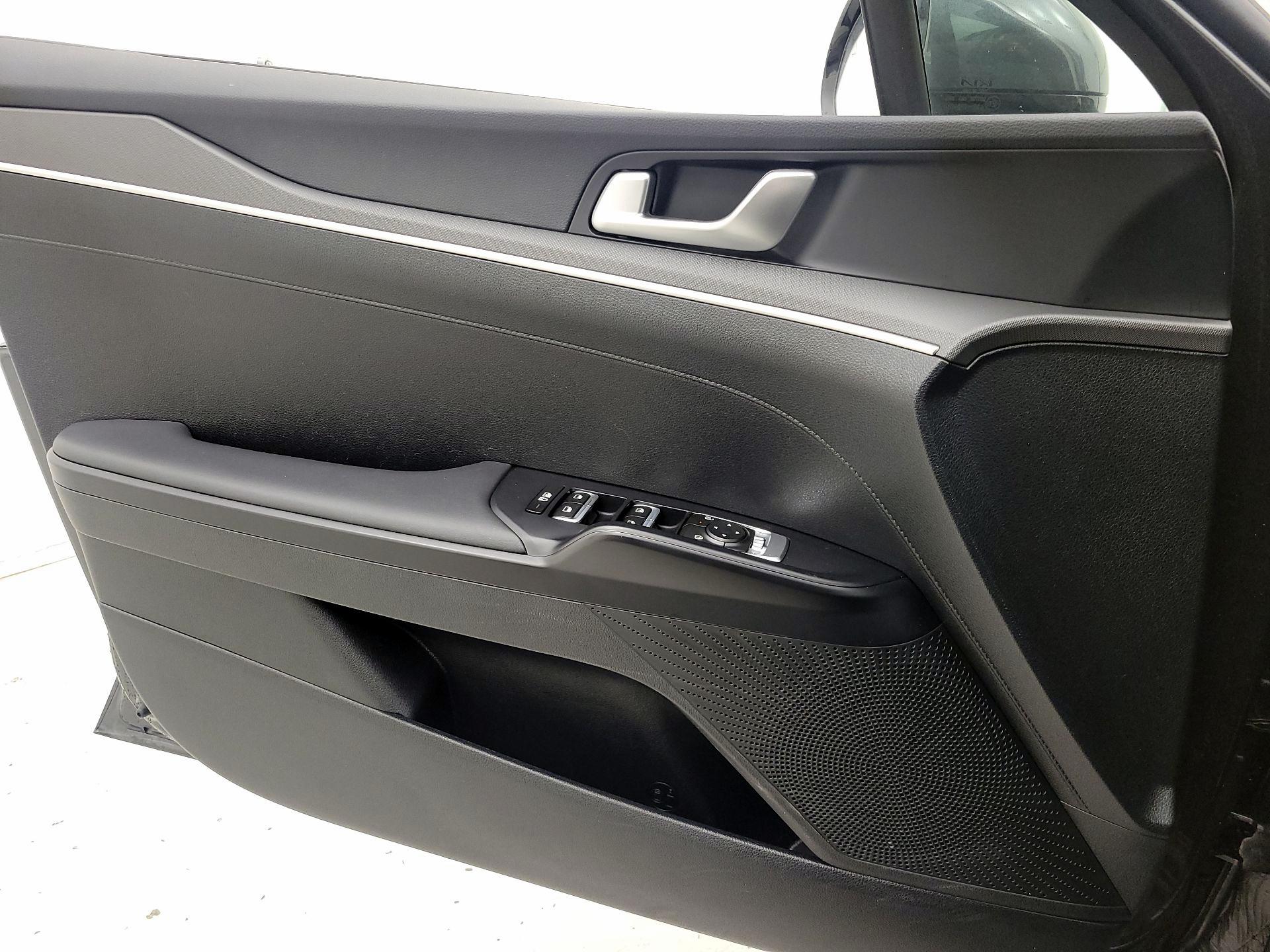 Thumbnail: 2025 Kia K5 - 12