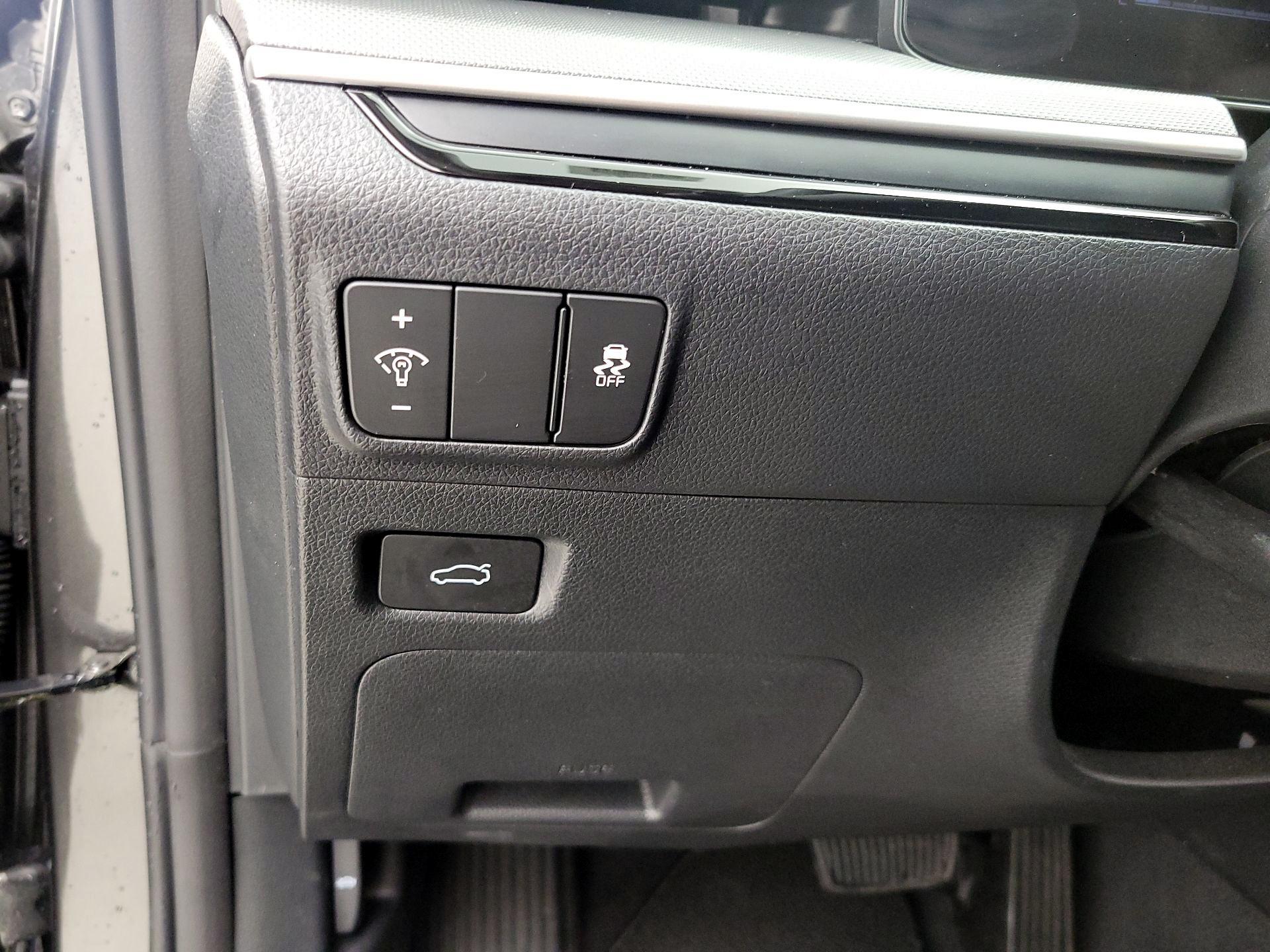 Thumbnail: 2025 Kia K5 - 13