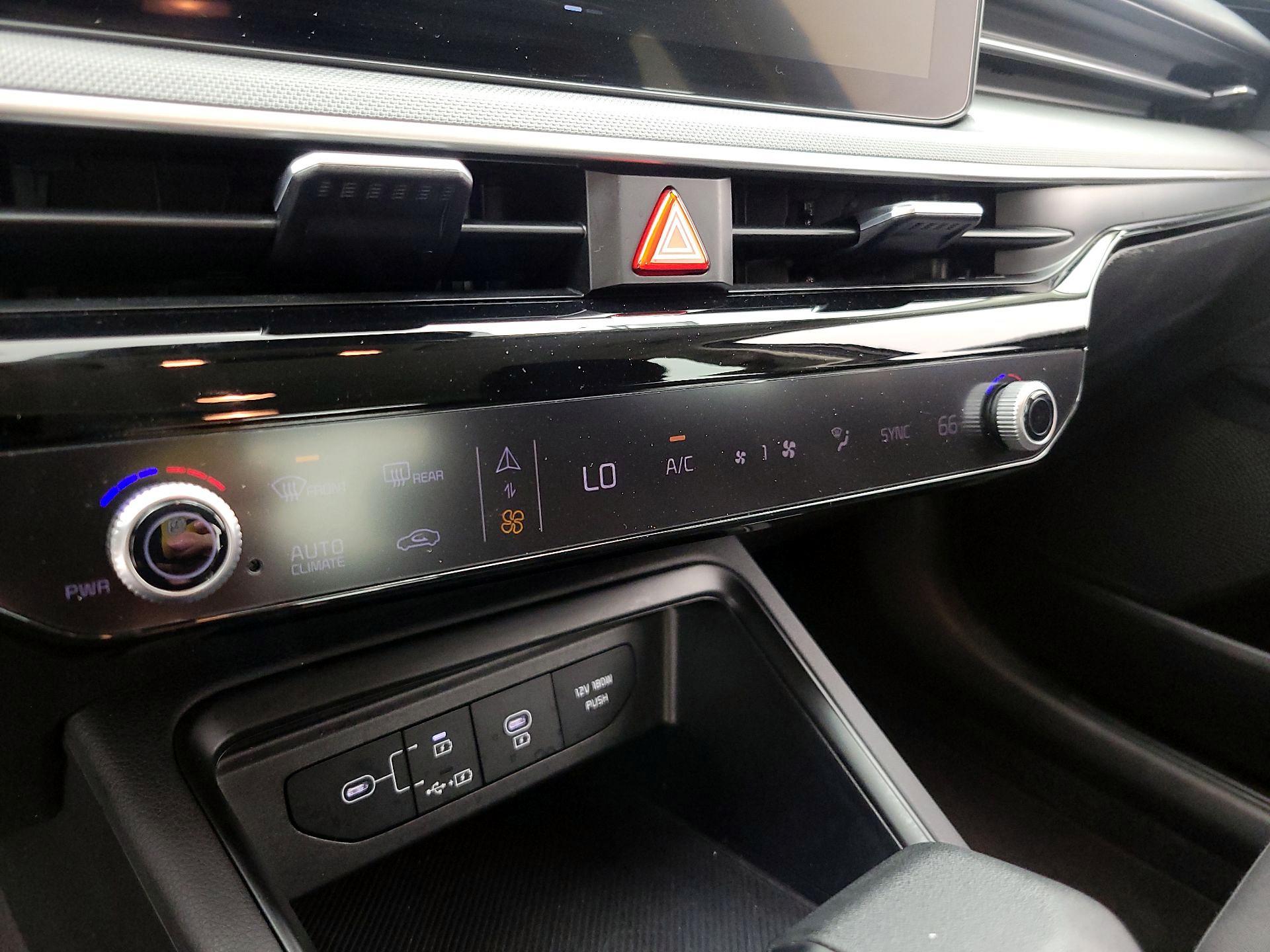 Thumbnail: 2025 Kia K5 - 16