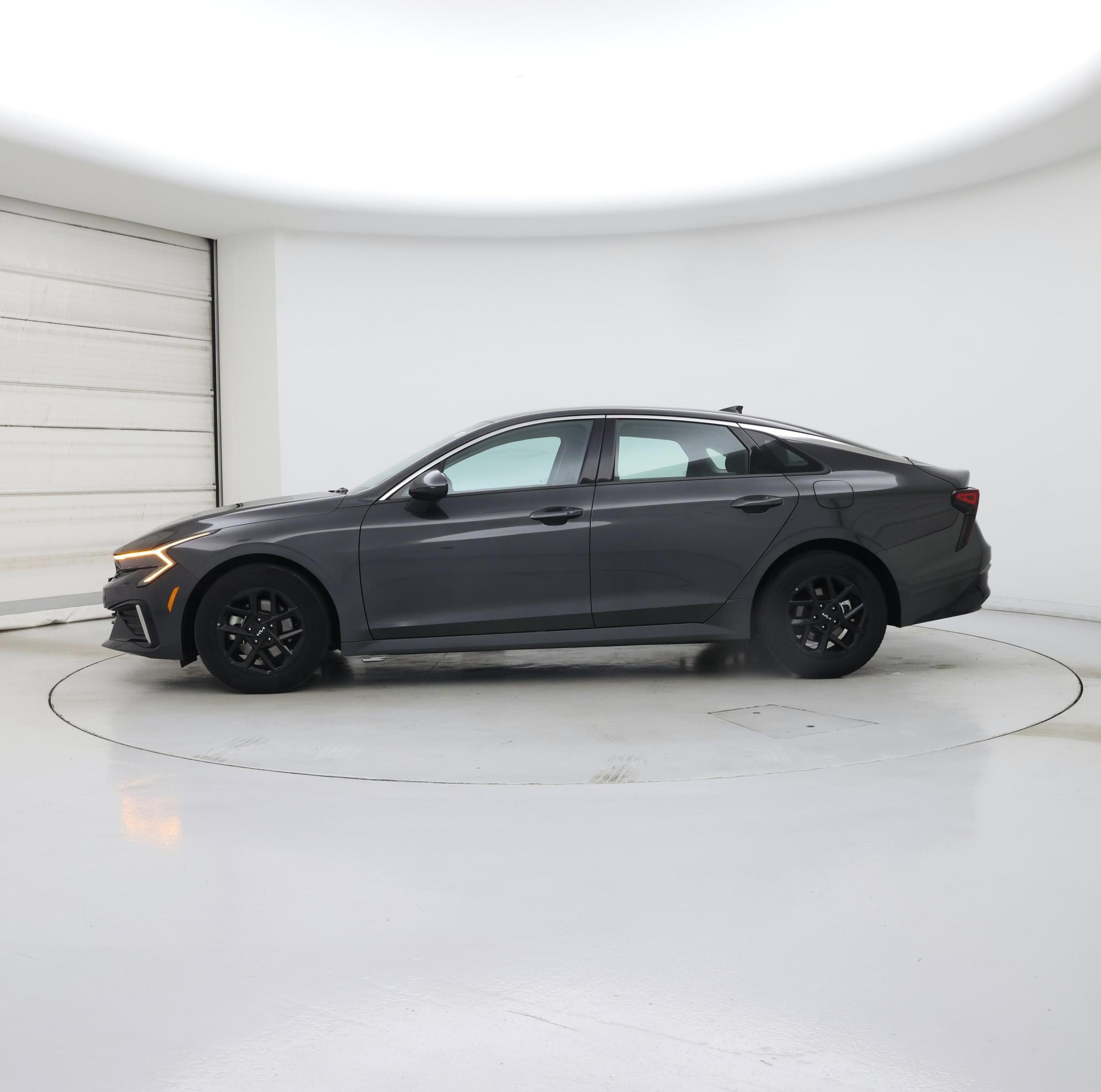 Thumbnail: 2025 Kia K5 - 3