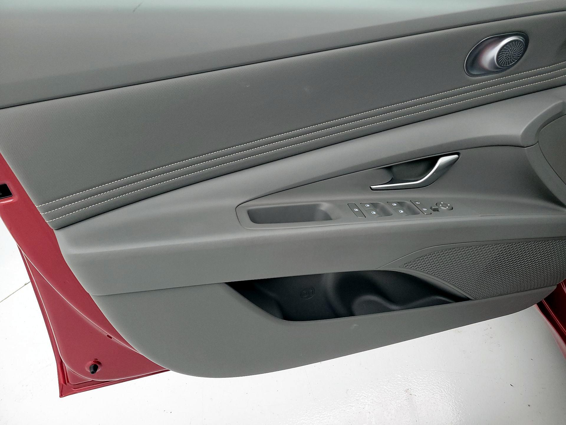 Thumbnail: 2025 Hyundai Elantra - 12