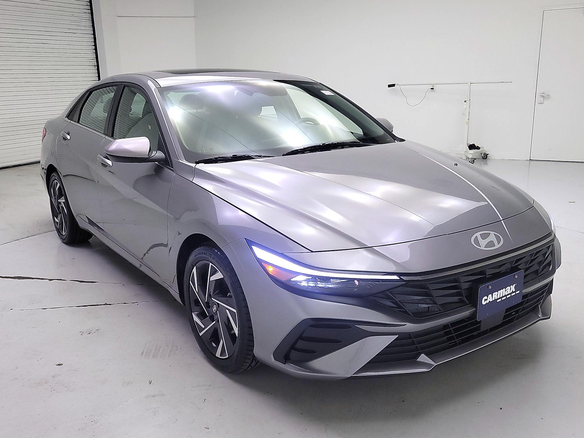 Thumbnail: 2025 Hyundai Elantra - 1