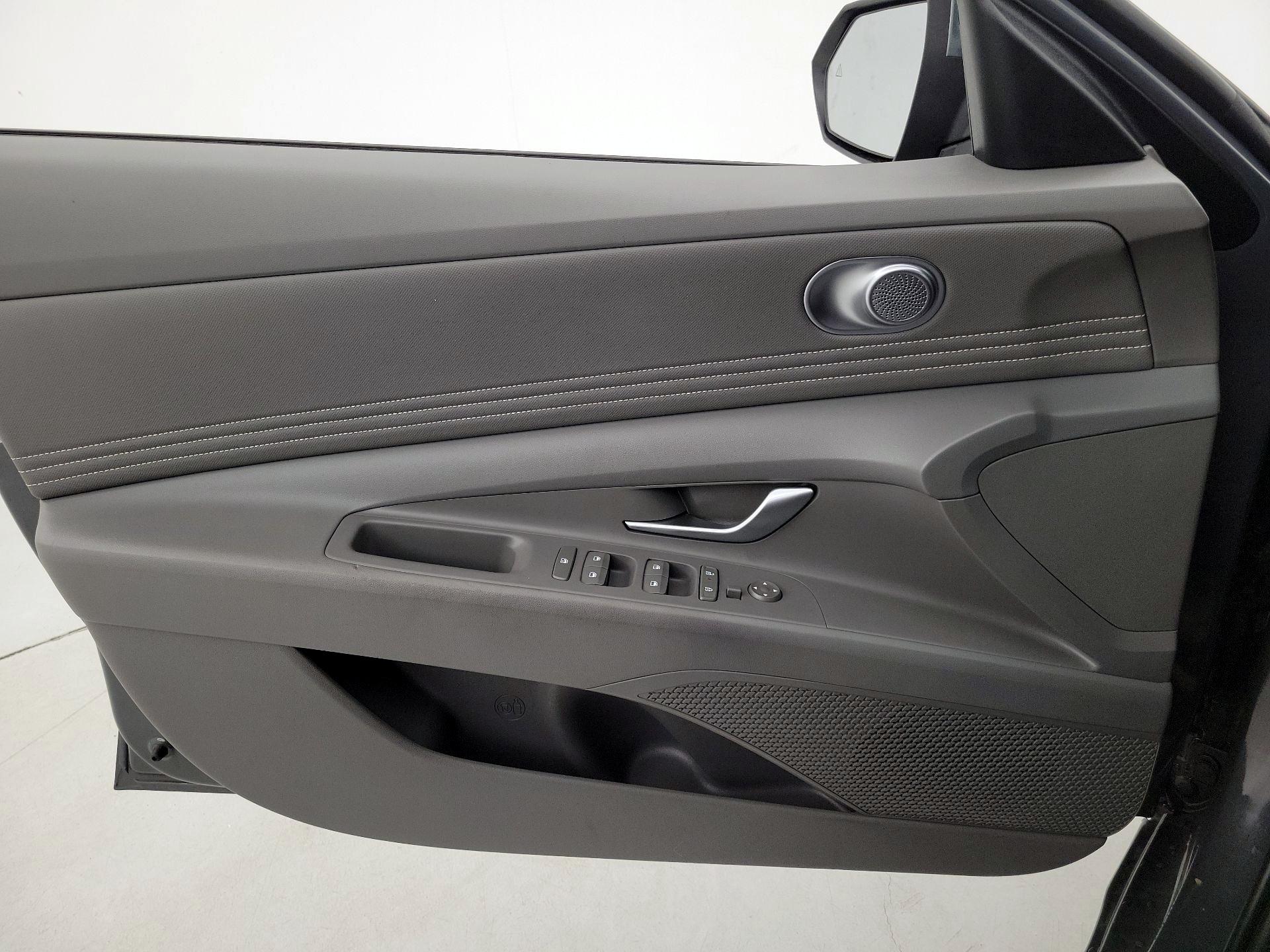 Thumbnail: 2025 Hyundai Elantra - 12