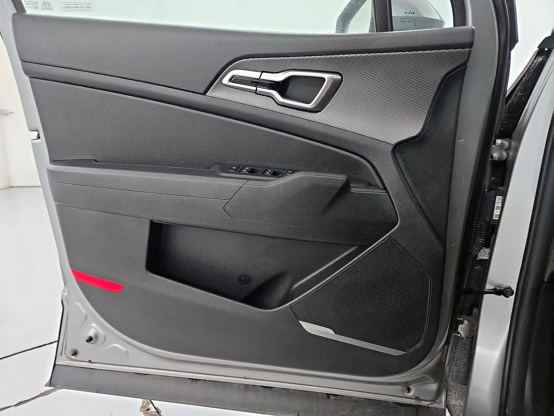 Thumbnail: 2025 Kia Sportage - 12