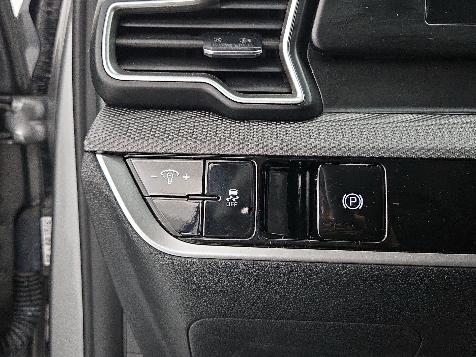 Thumbnail: 2025 Kia Sportage - 13