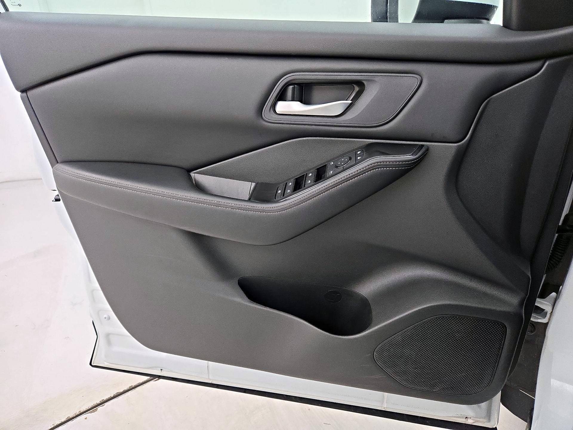 Thumbnail: 2025 Nissan Rogue - 12