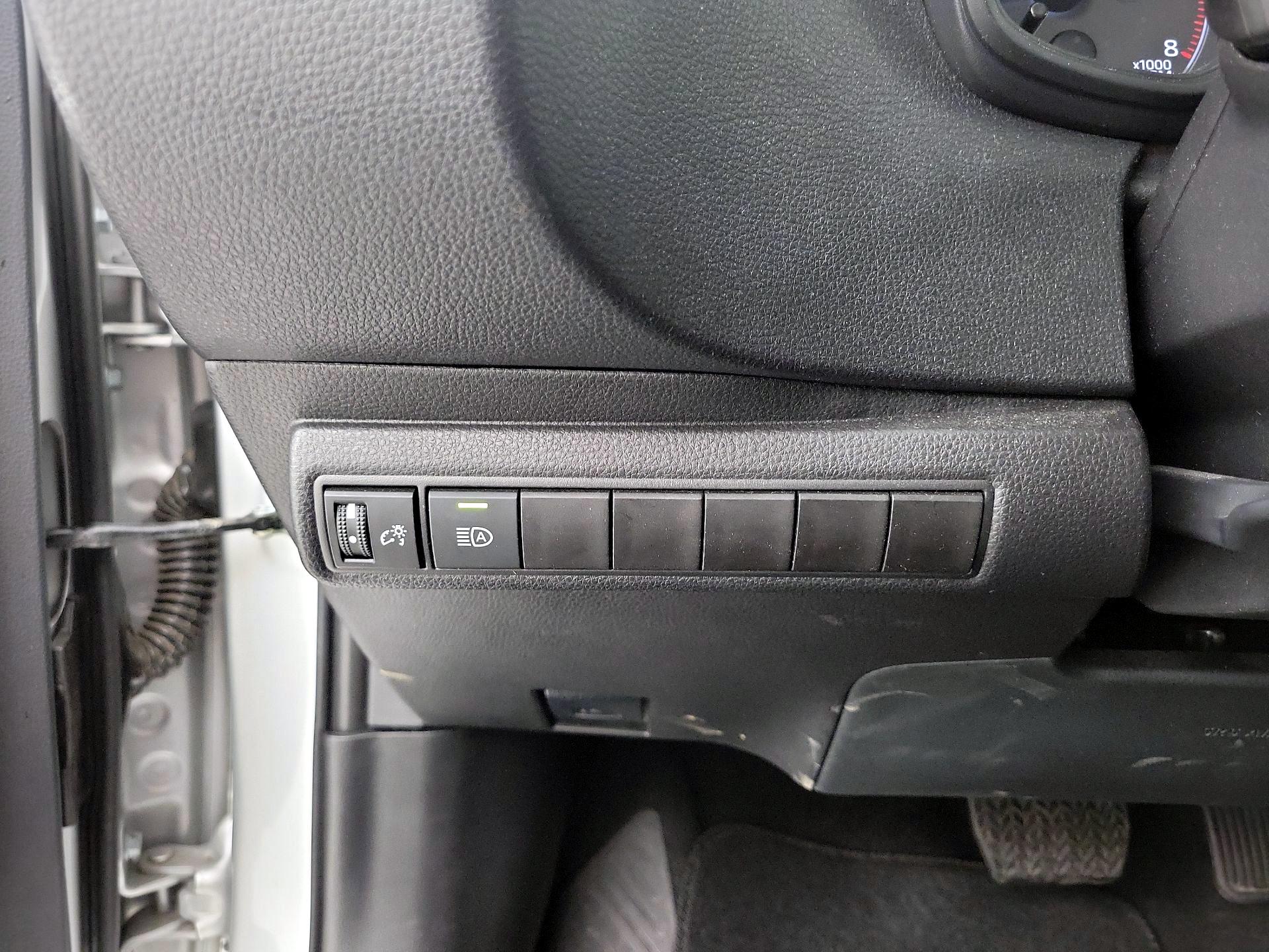 Thumbnail: 2025 Toyota Corolla - 13