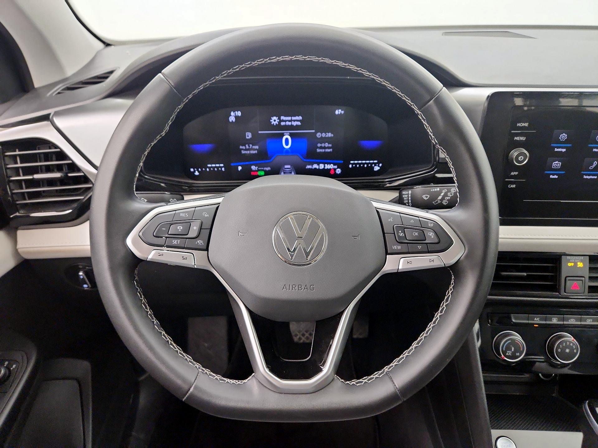 Thumbnail: 2025 Volkswagen Taos - 10