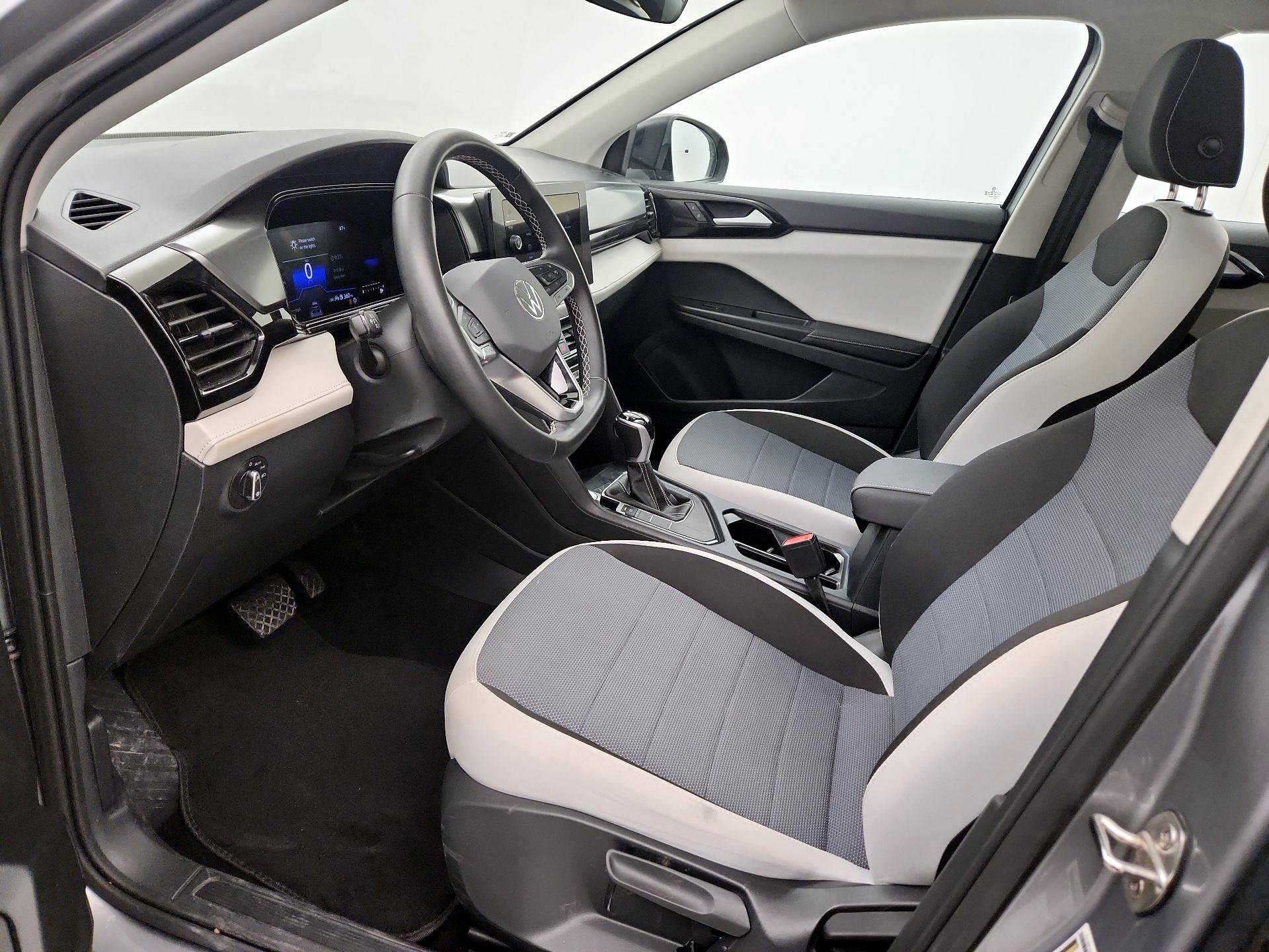 Thumbnail: 2025 Volkswagen Taos - 11