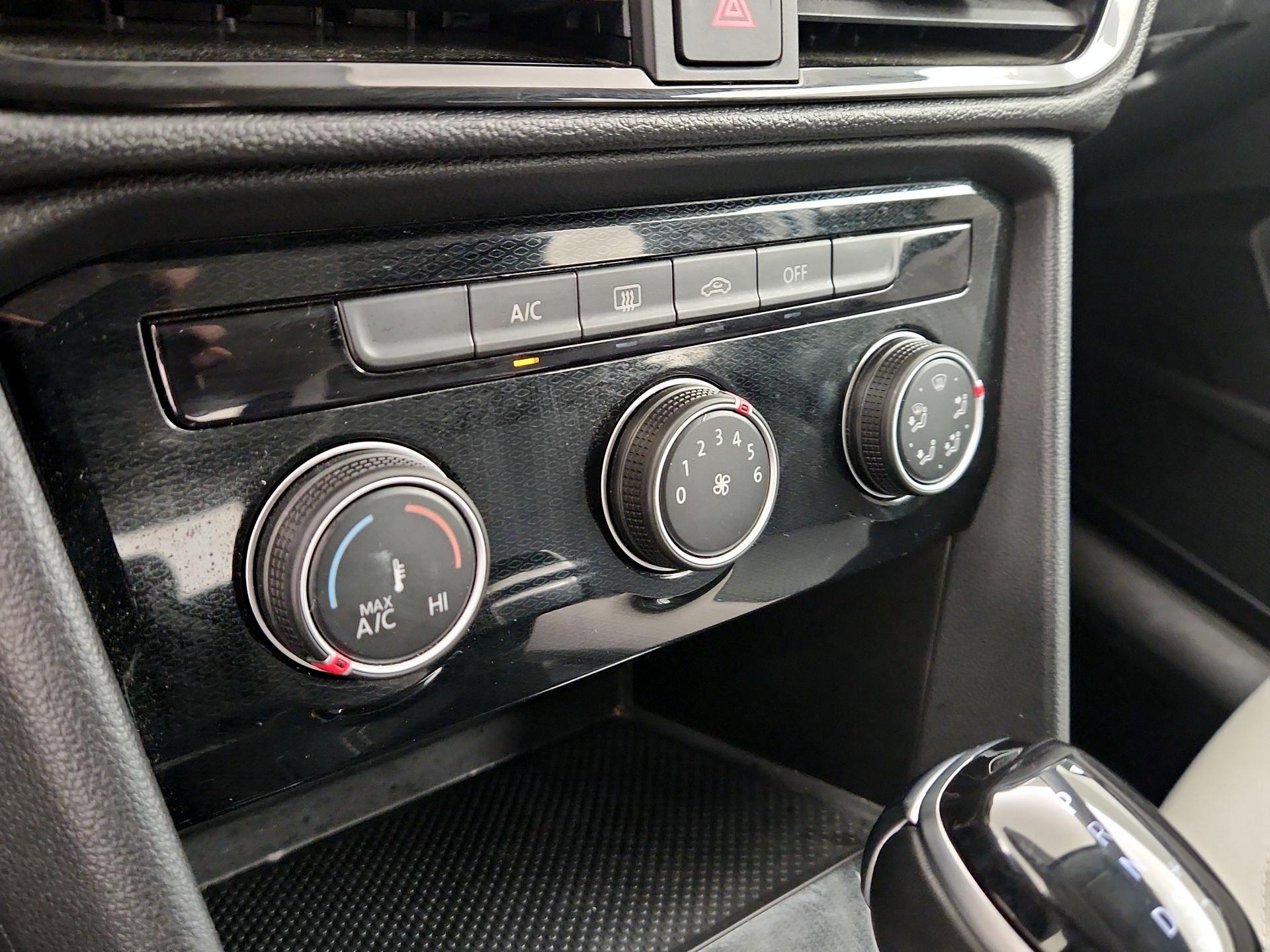 Thumbnail: 2025 Volkswagen Taos - 16