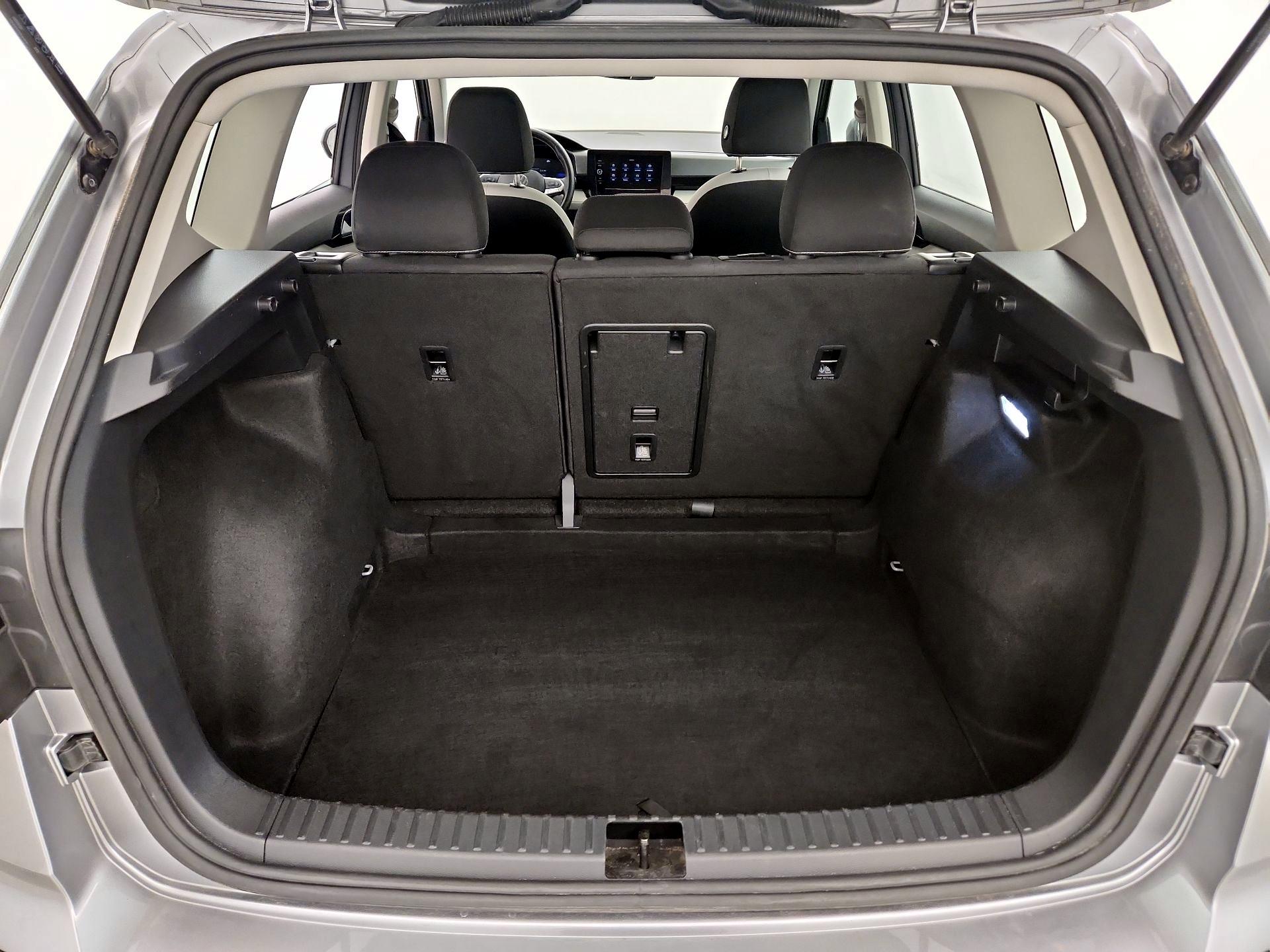 Thumbnail: 2025 Volkswagen Taos - 20