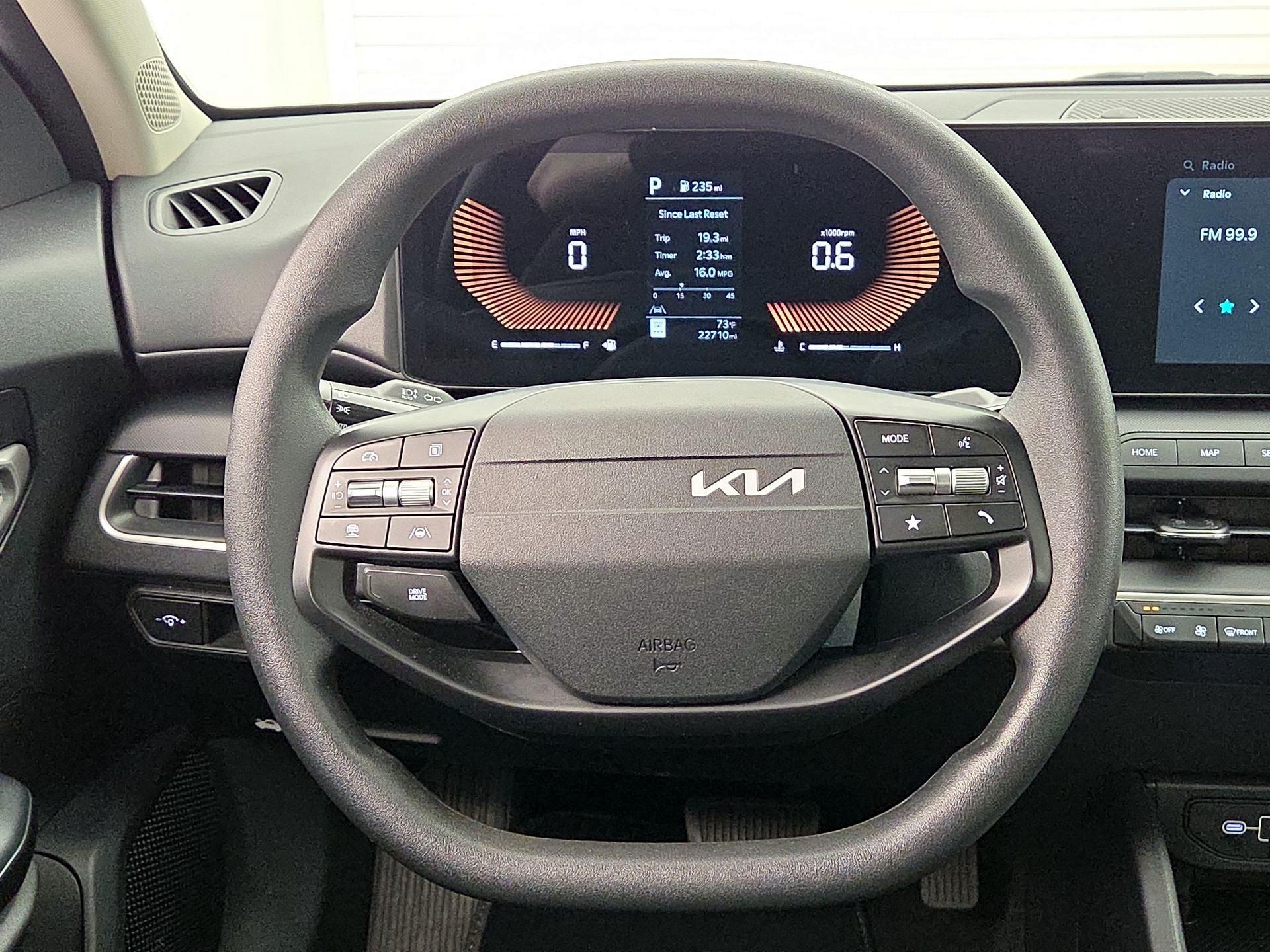 Thumbnail: 2025 Kia K4 - 10