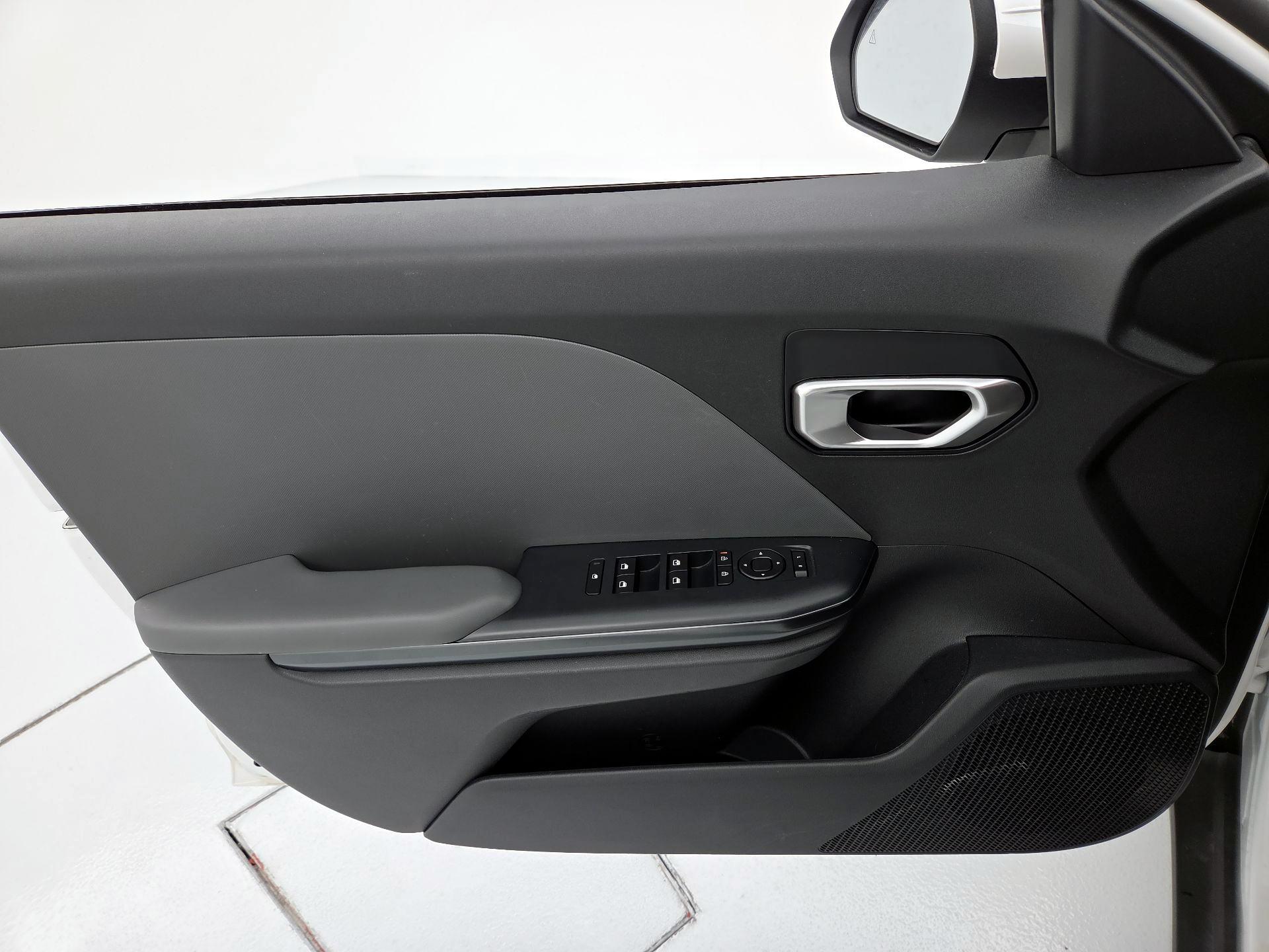 Thumbnail: 2025 Kia K4 - 12