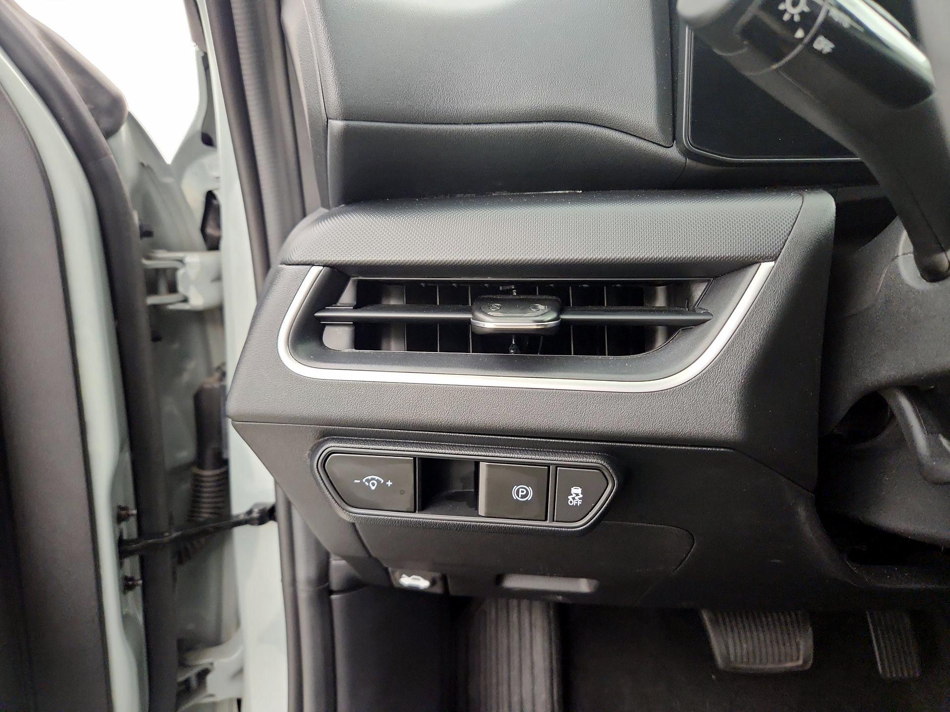 Thumbnail: 2025 Kia K4 - 13