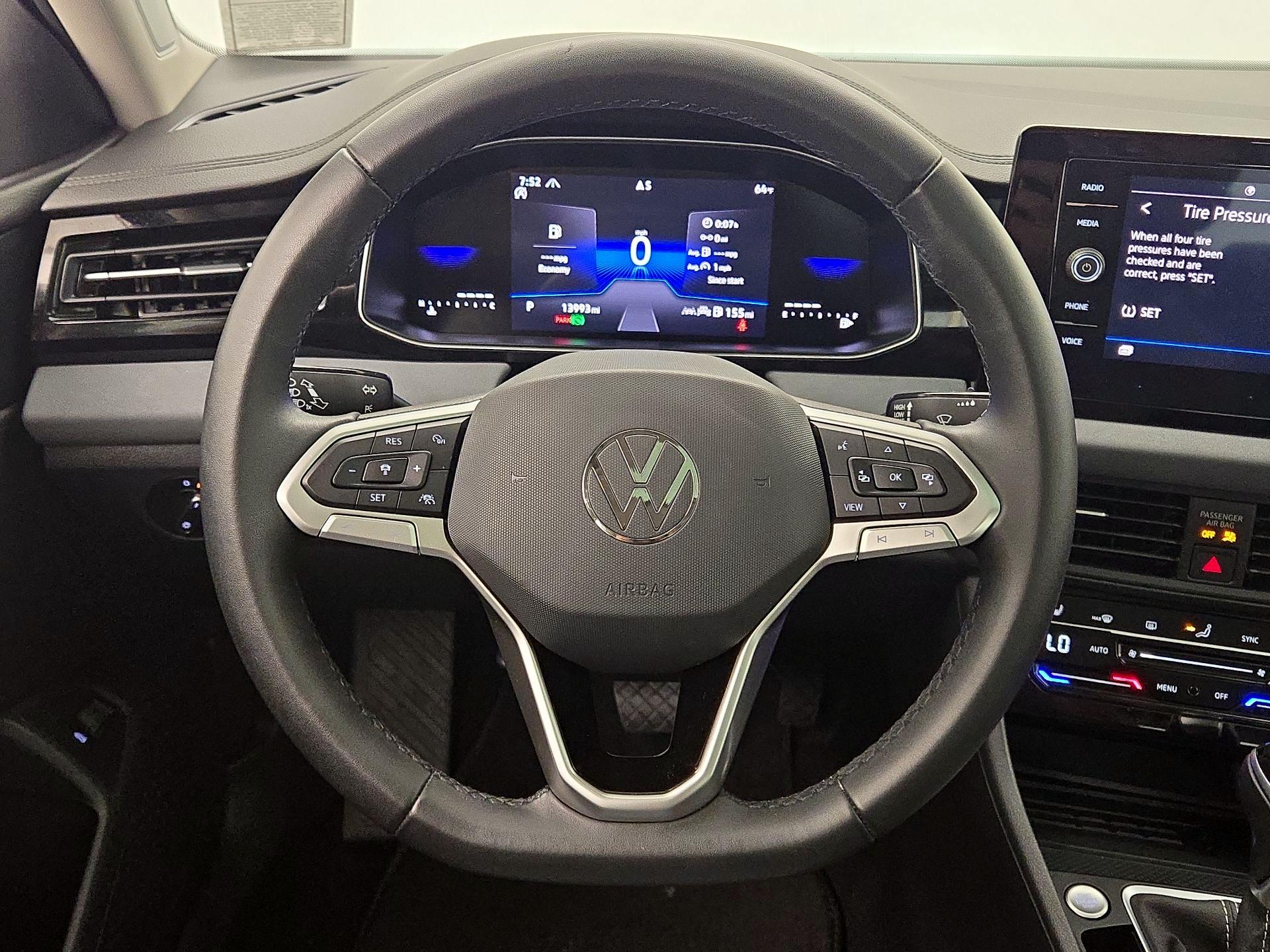 Thumbnail: 2025 Volkswagen Jetta - 10