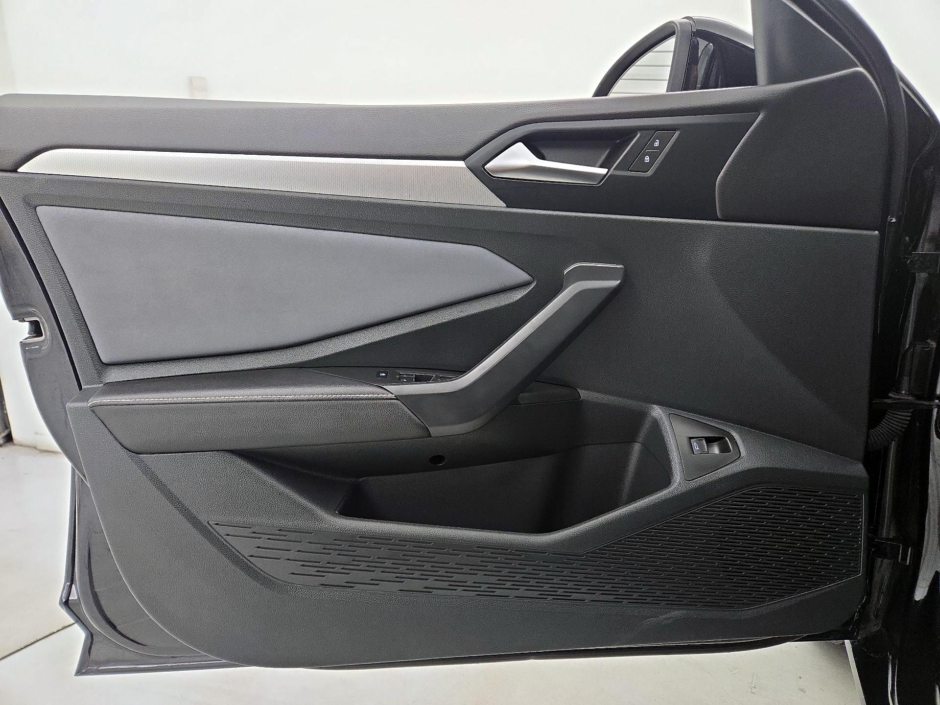 Thumbnail: 2025 Volkswagen Jetta - 12