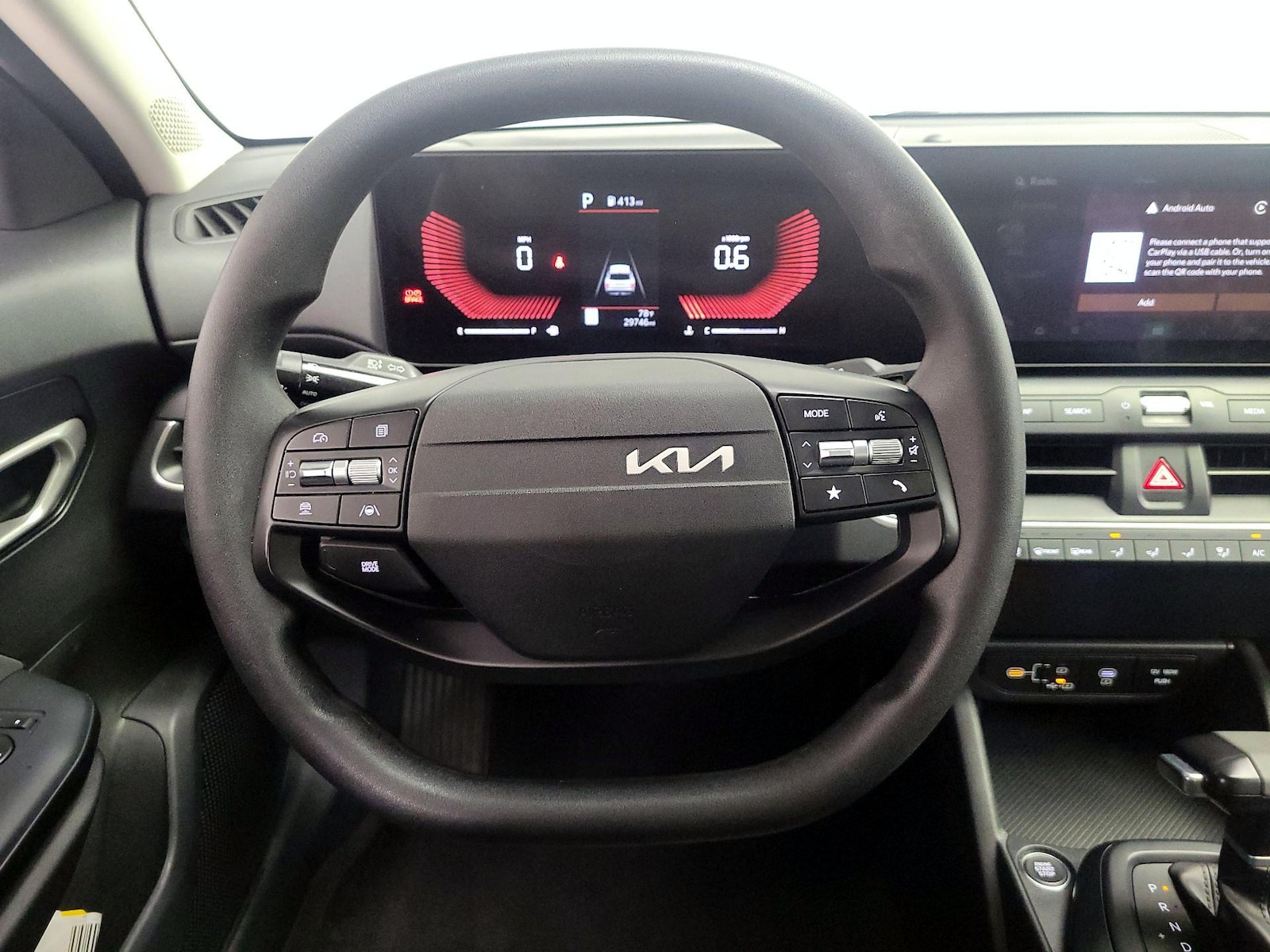 2025 Kia K4 LXS - Photo 11