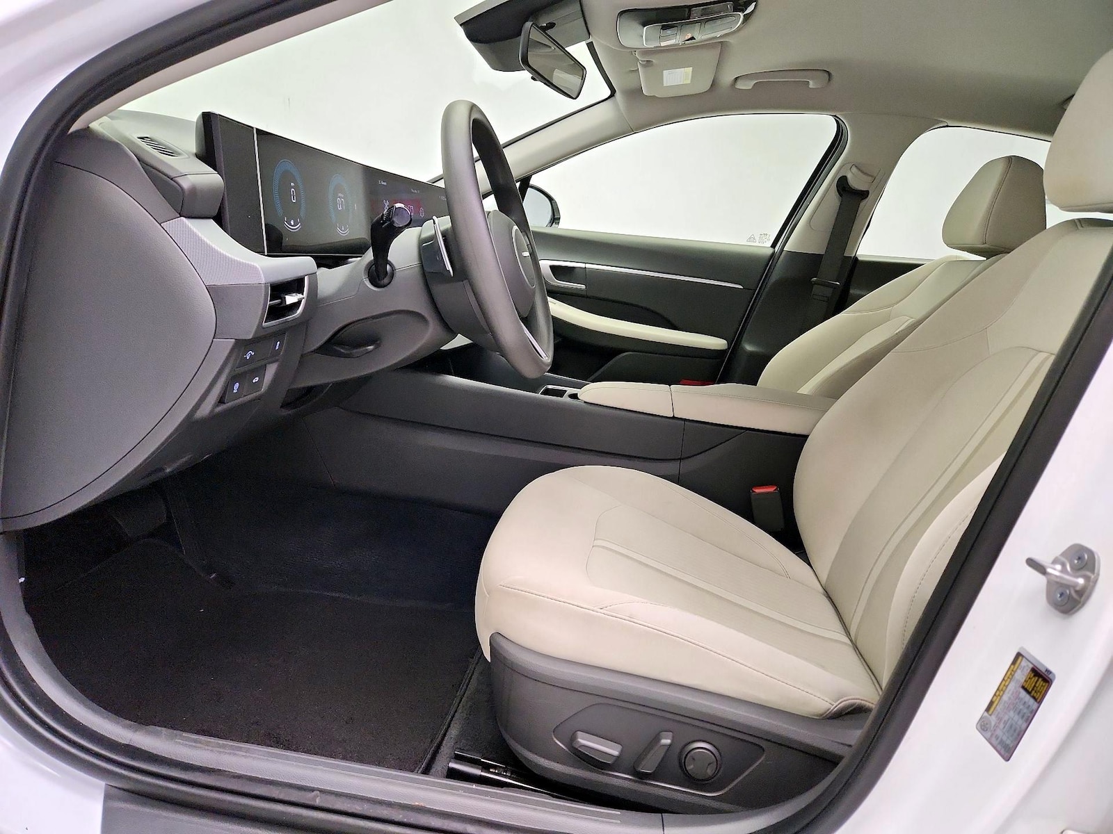 2025 Hyundai Sonata SEL - Photo 12