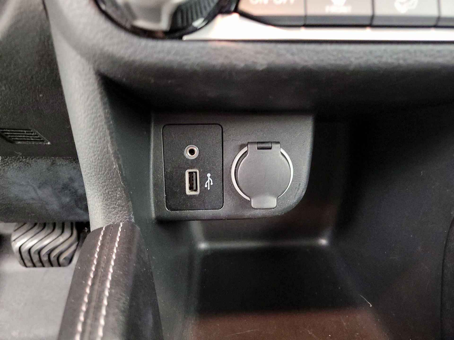 Thumbnail: 2020 Nissan Kicks - 17