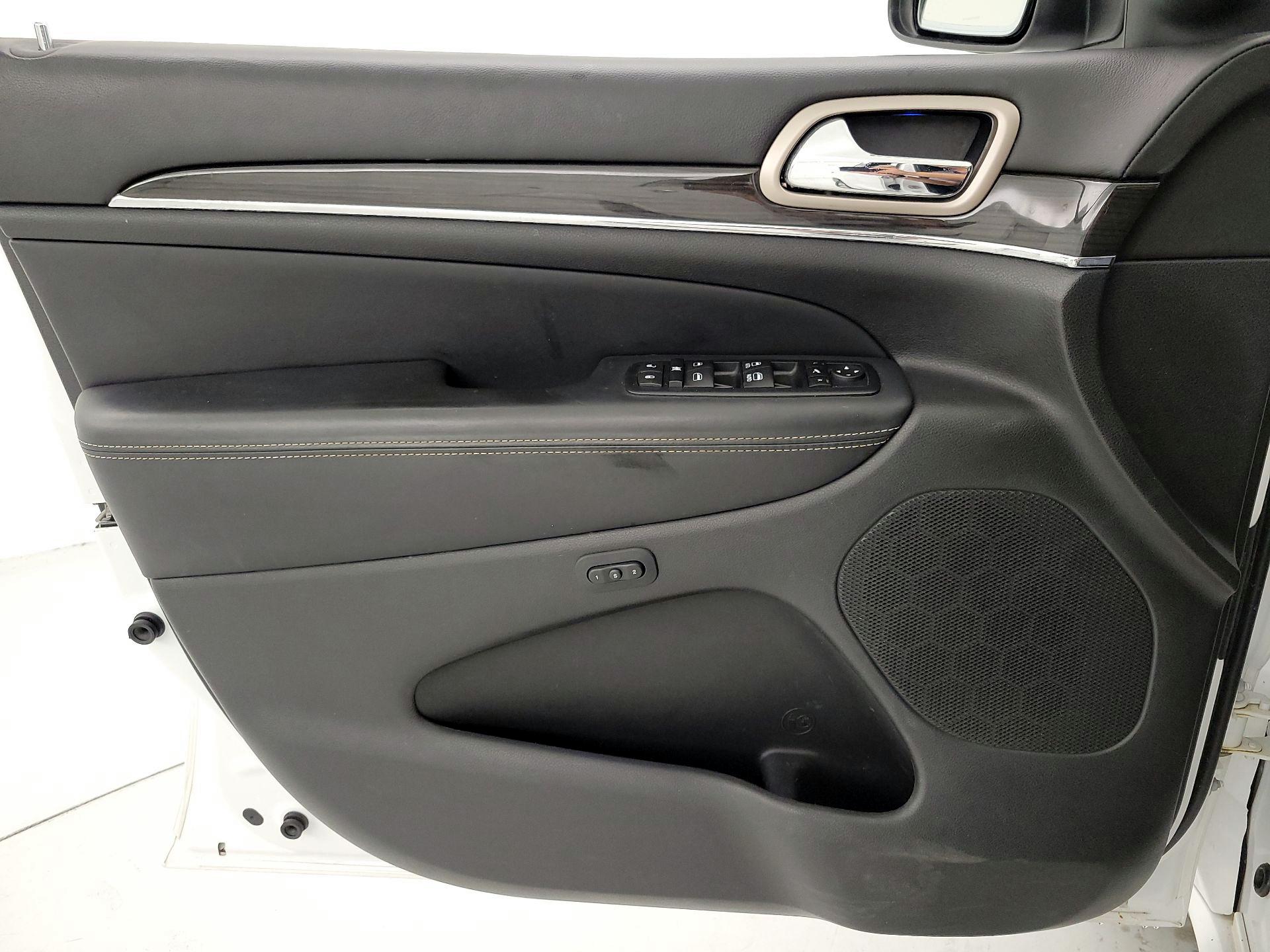 Thumbnail: 2016 Jeep Grand Cherokee - 12