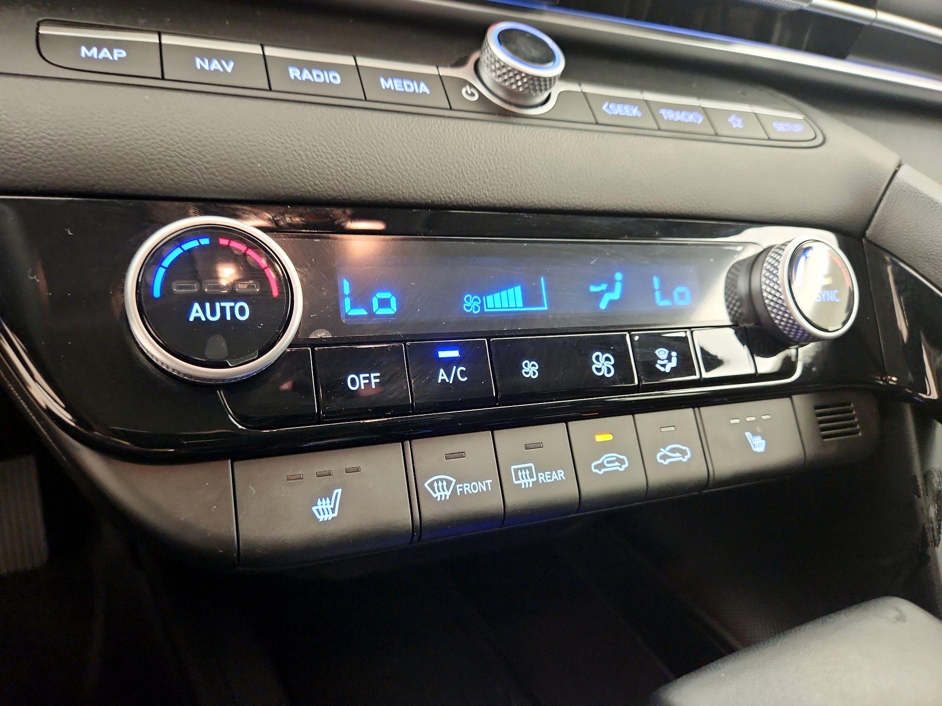 Thumbnail: 2025 Hyundai Elantra - 16