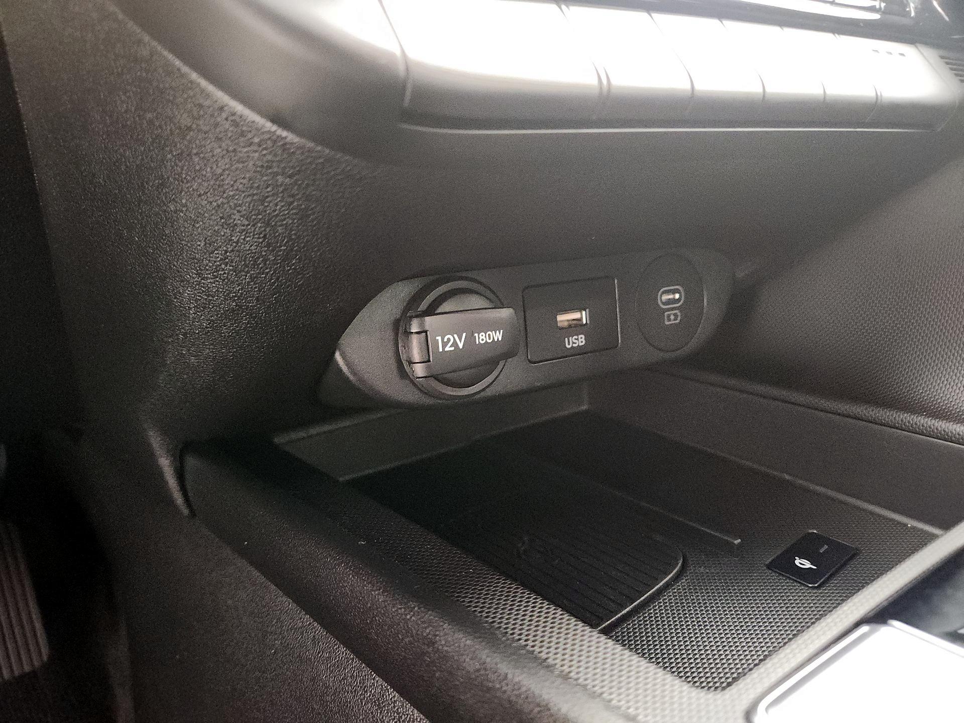 Thumbnail: 2025 Hyundai Elantra - 18