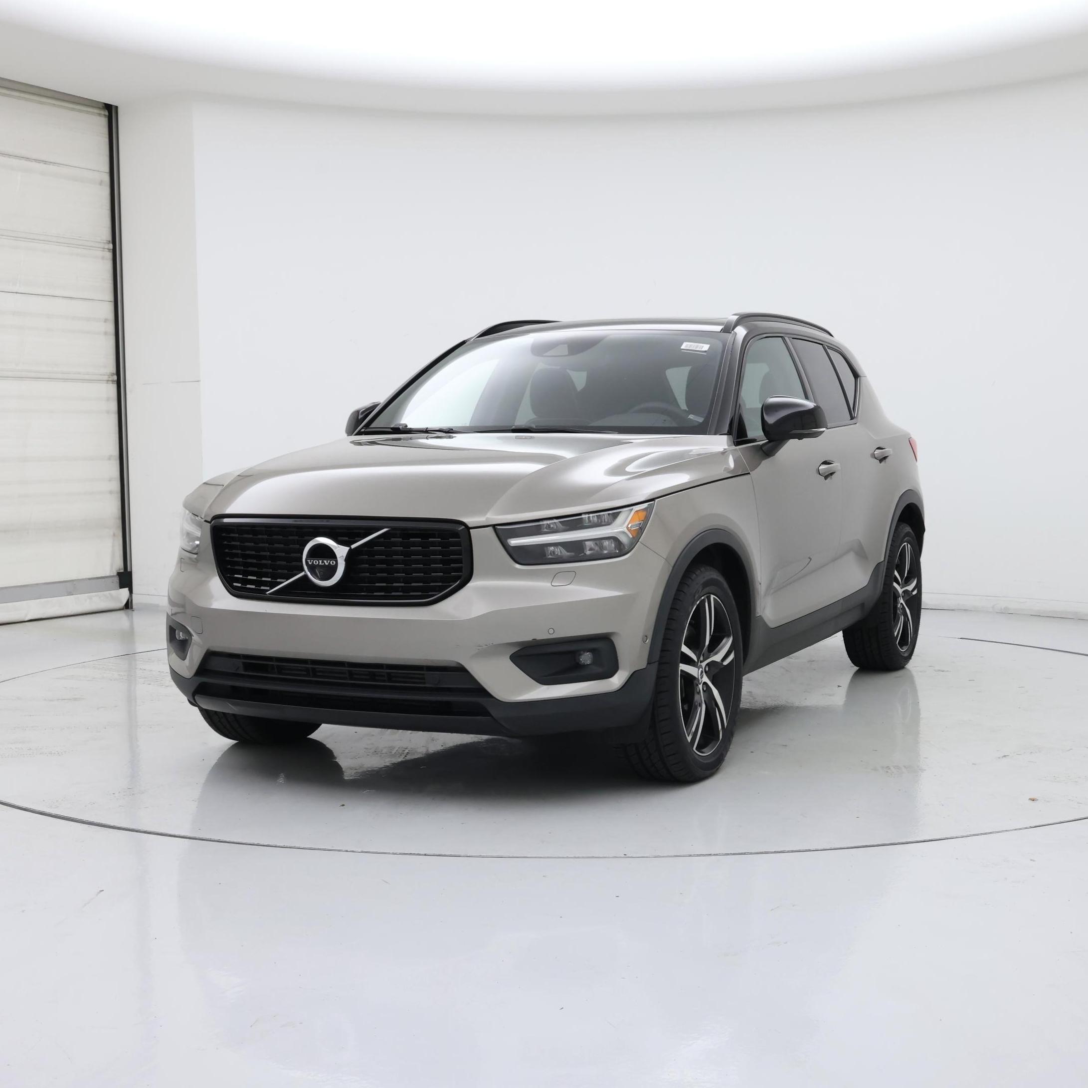 Thumbnail: 2022 Volvo XC40 - 4