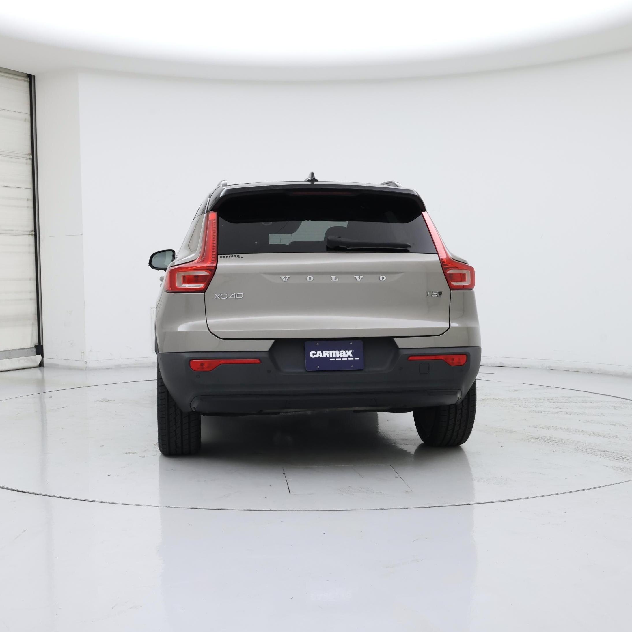 Thumbnail: 2022 Volvo XC40 - 6