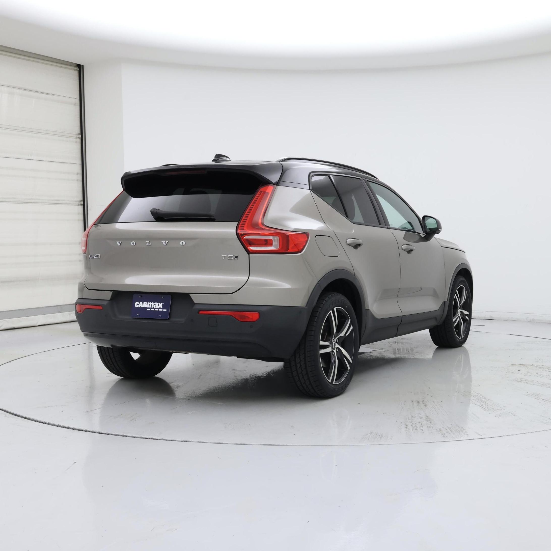 Thumbnail: 2022 Volvo XC40 - 8