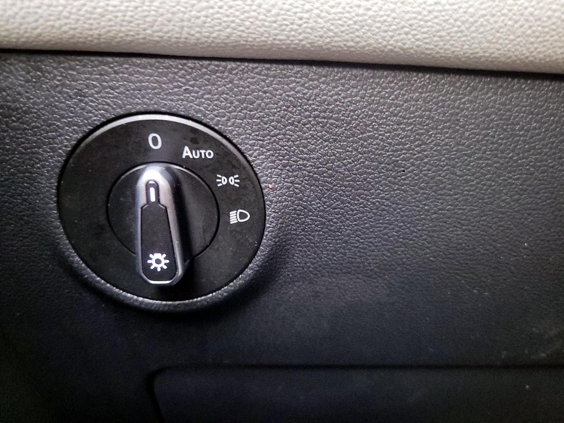 Thumbnail: 2025 Volkswagen Taos - 11