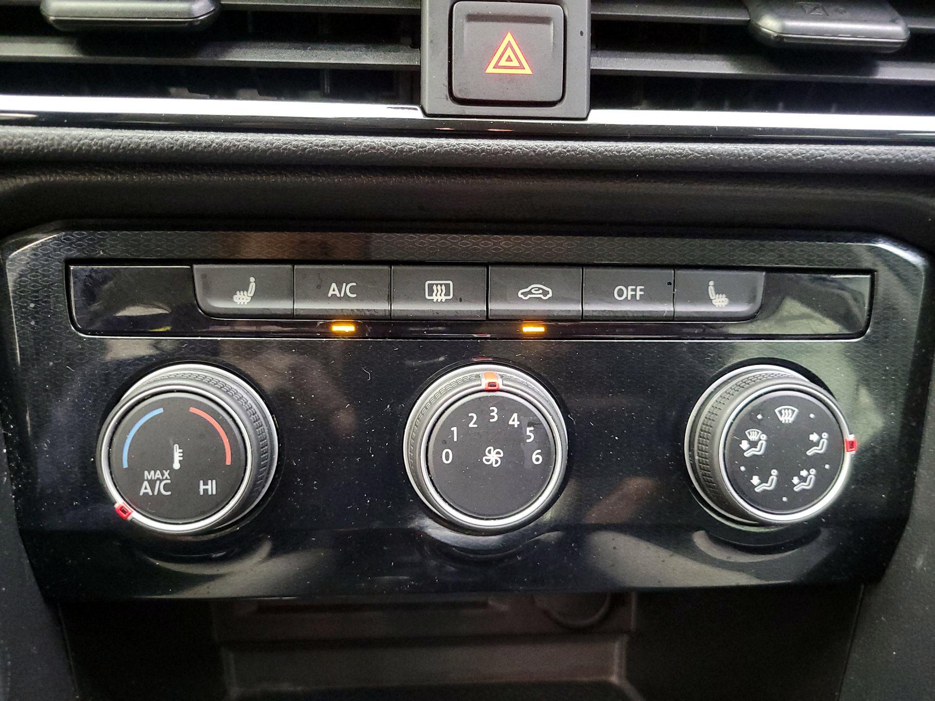 Thumbnail: 2025 Volkswagen Taos - 14