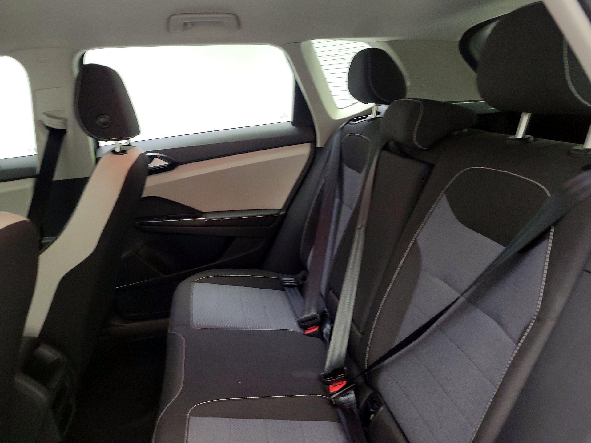 Thumbnail: 2025 Volkswagen Taos - 17