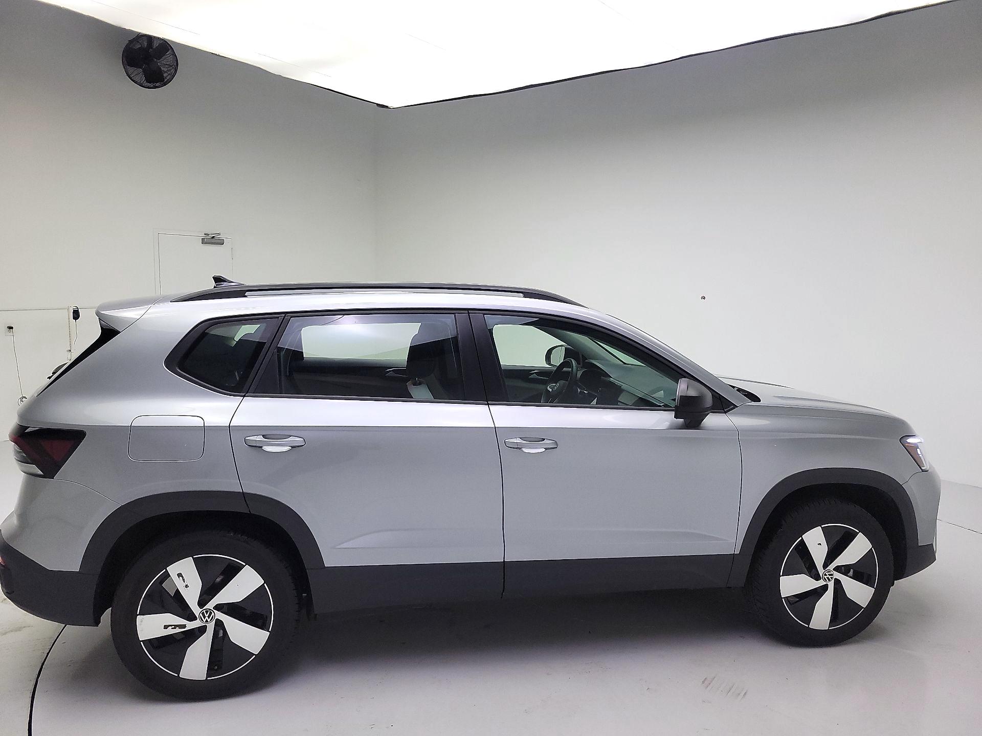 Thumbnail: 2025 Volkswagen Taos - 4