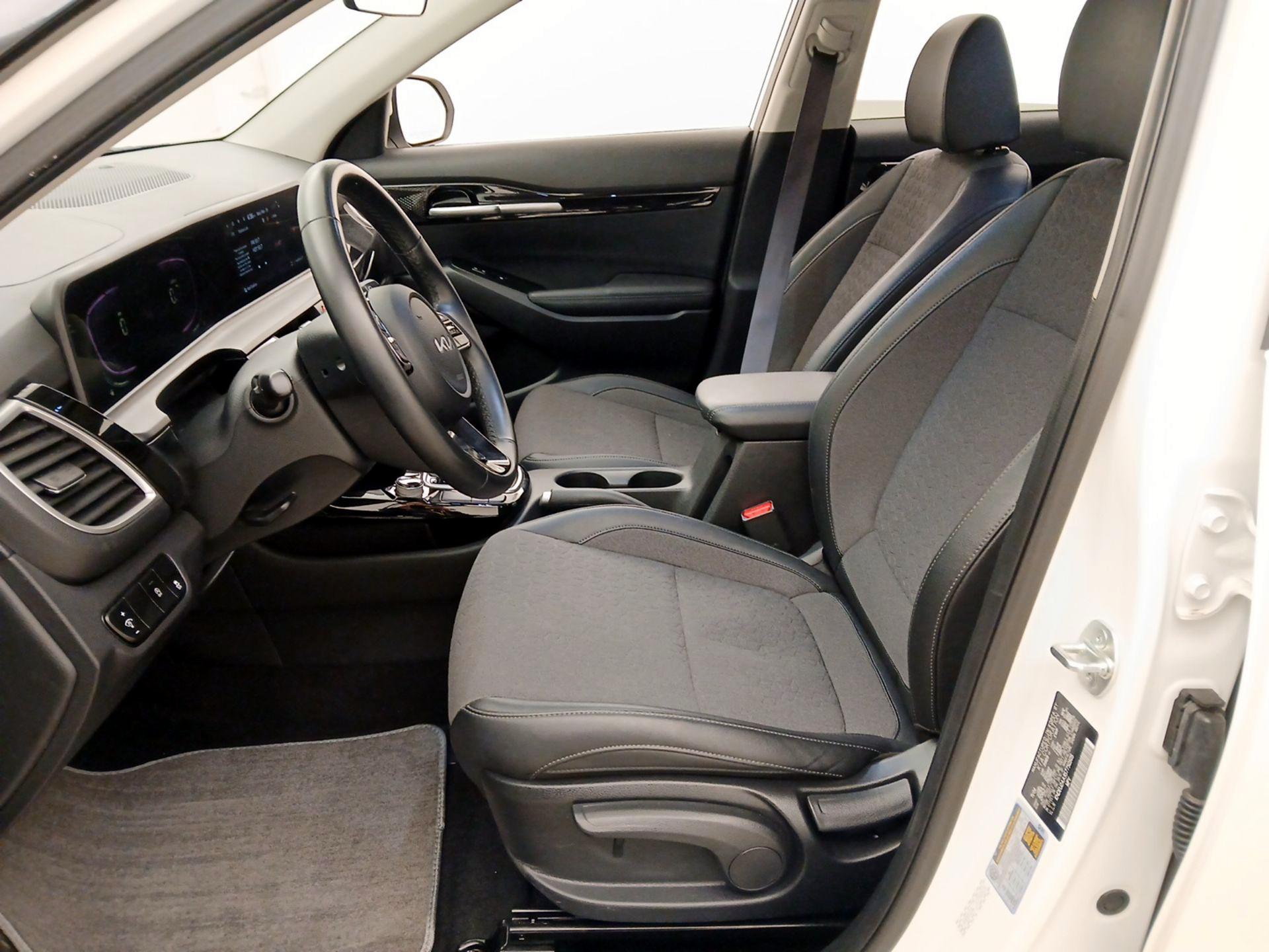 Thumbnail: 2025 Kia Seltos - 18